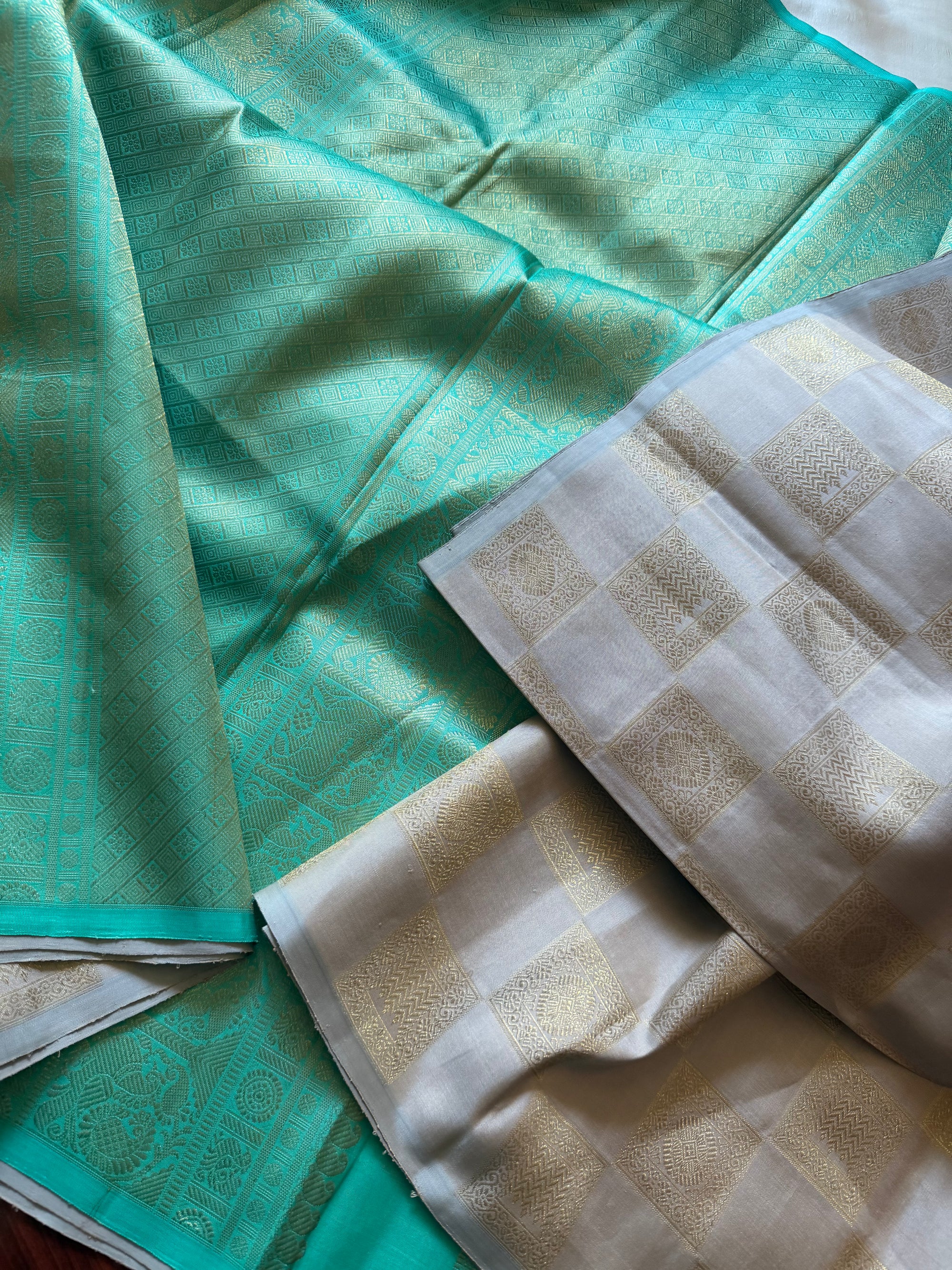 SWARA: Kanjivaram Silk (Pearl Grey - borderless)