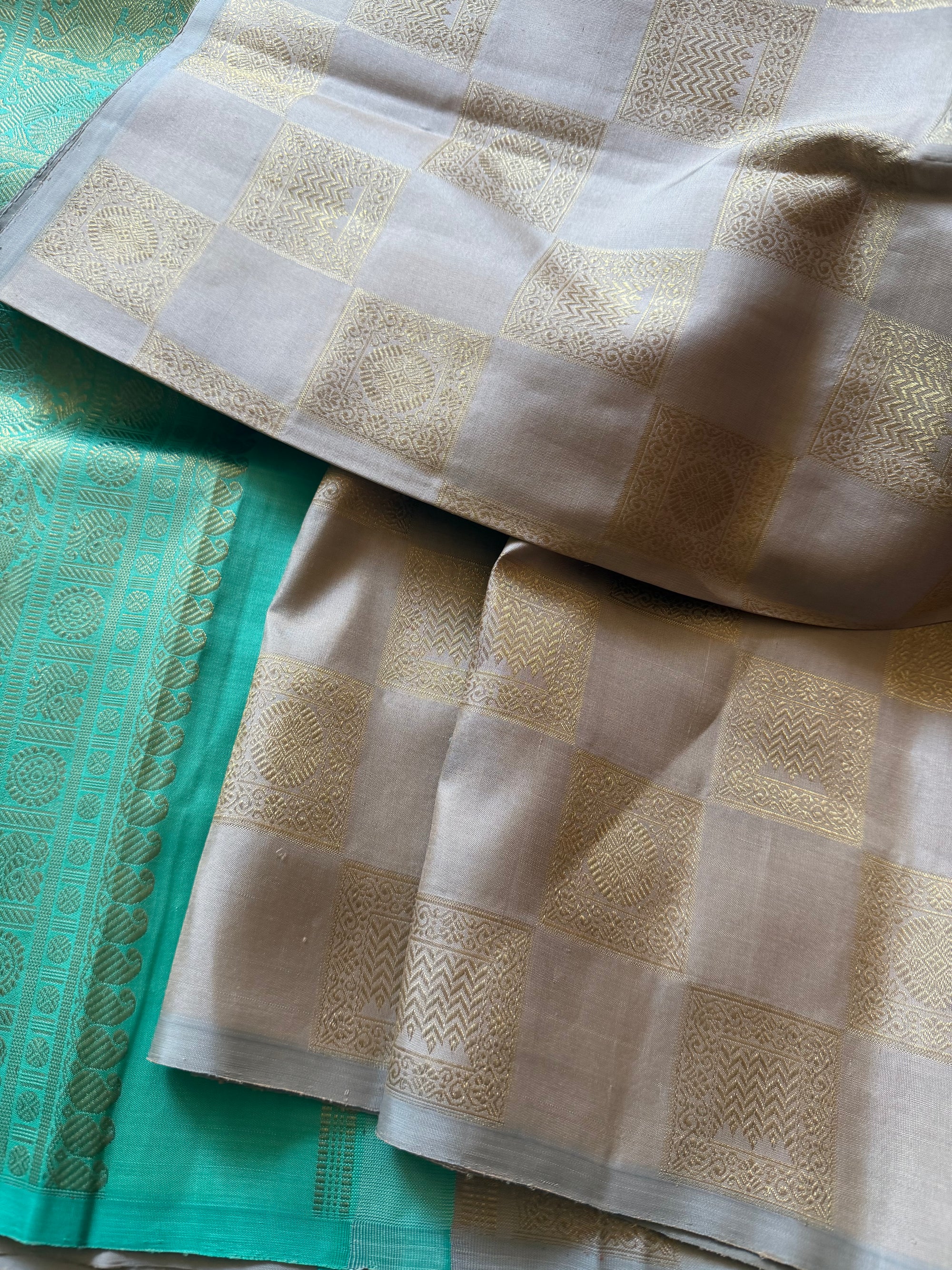 SWARA: Kanjivaram Silk (Pearl Grey - borderless)