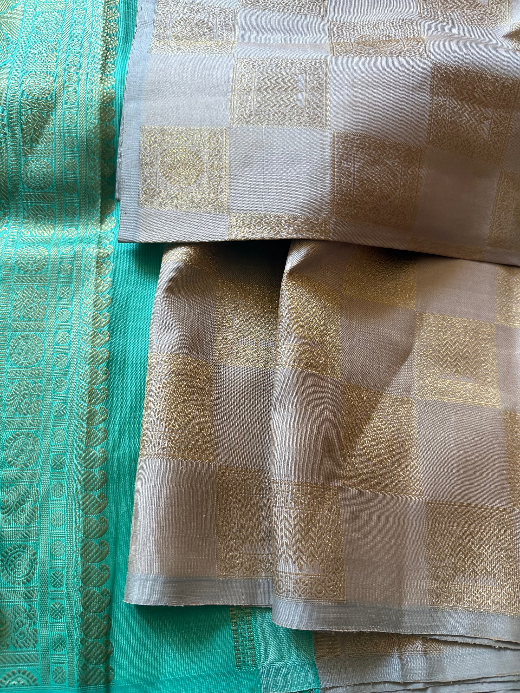 SWARA: Kanjivaram Silk (Pearl Grey - borderless)
