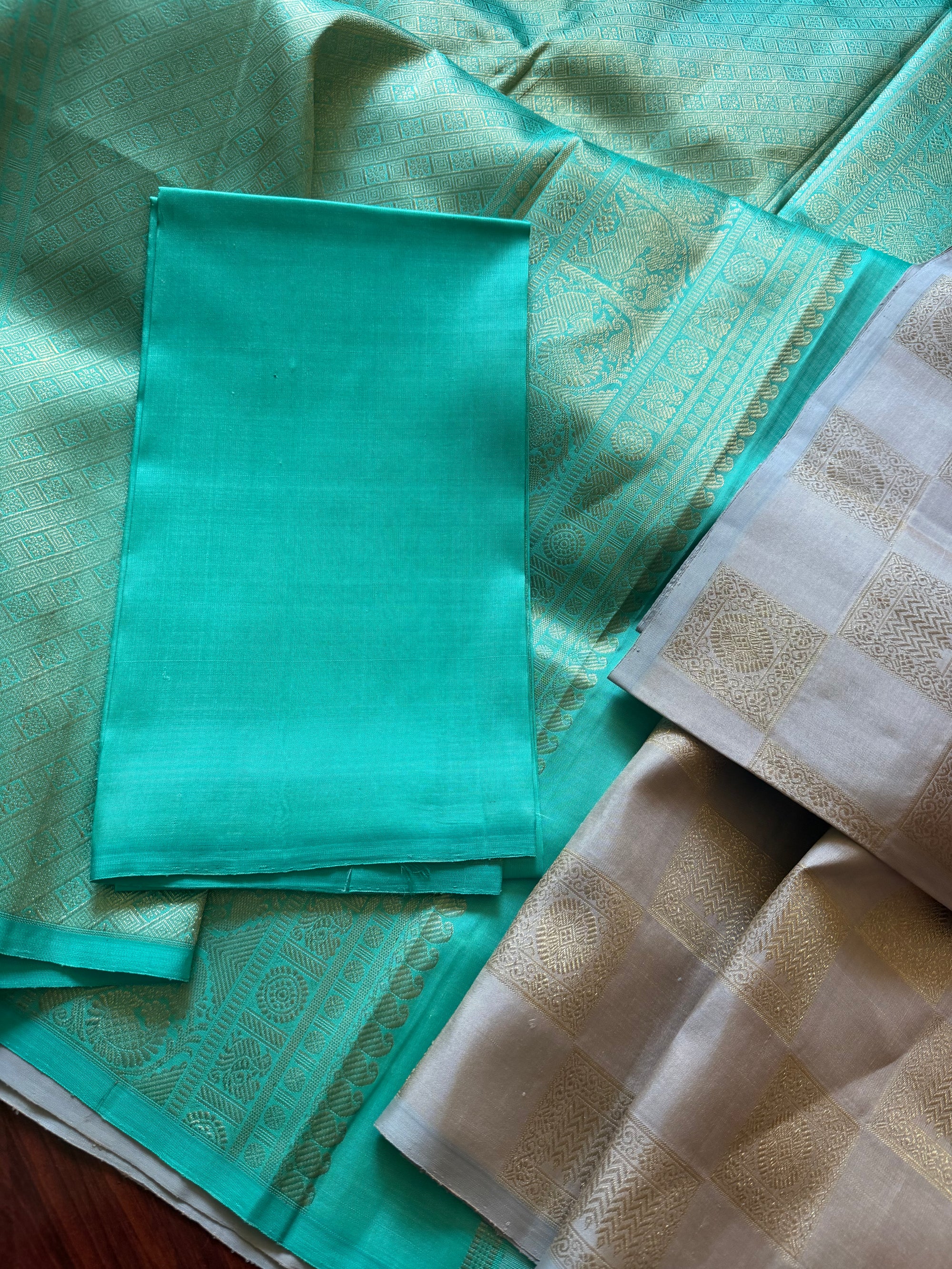 SWARA: Kanjivaram Silk (Pearl Grey - borderless)