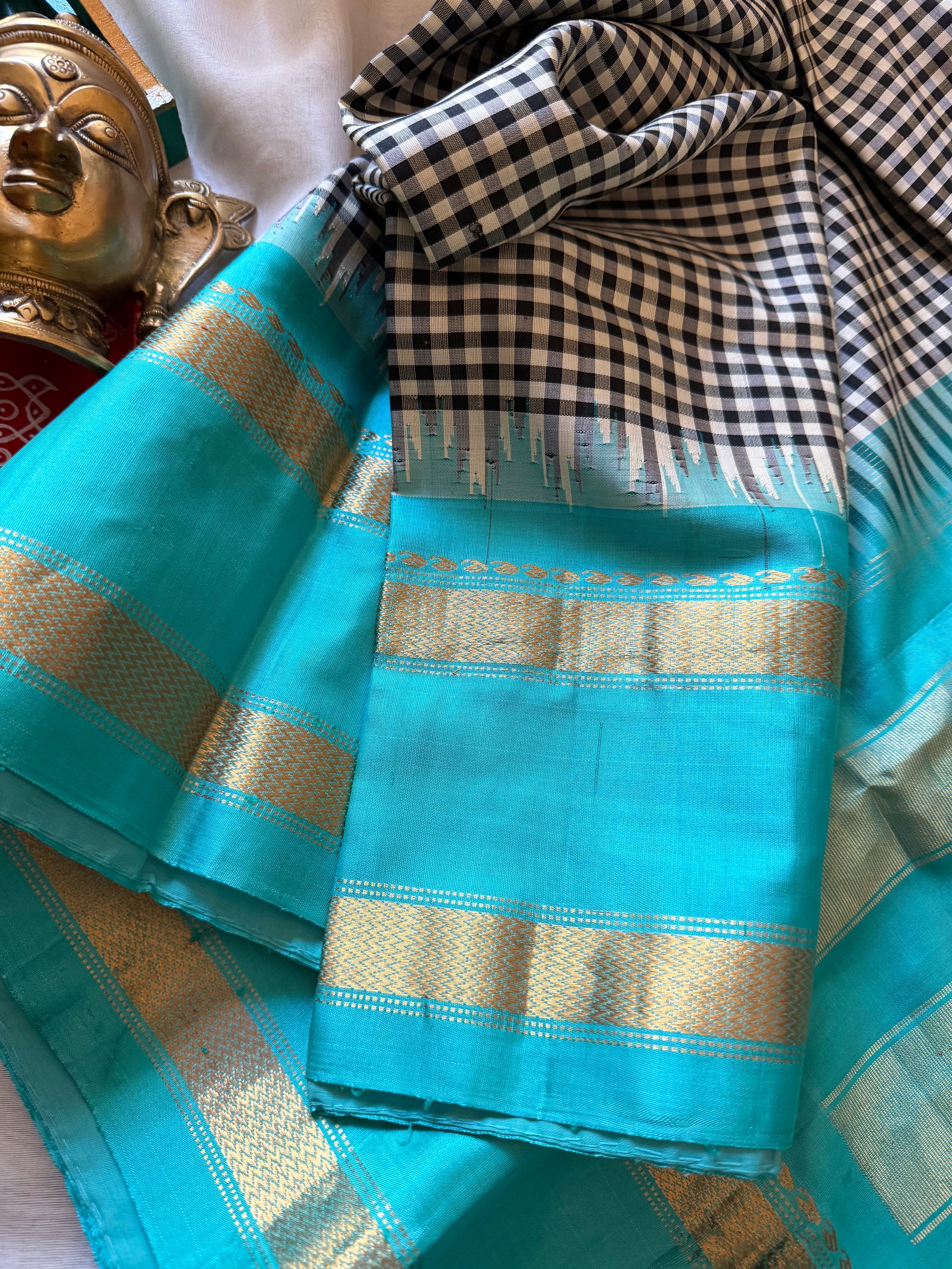 Kuttu  Gadwal Silk
