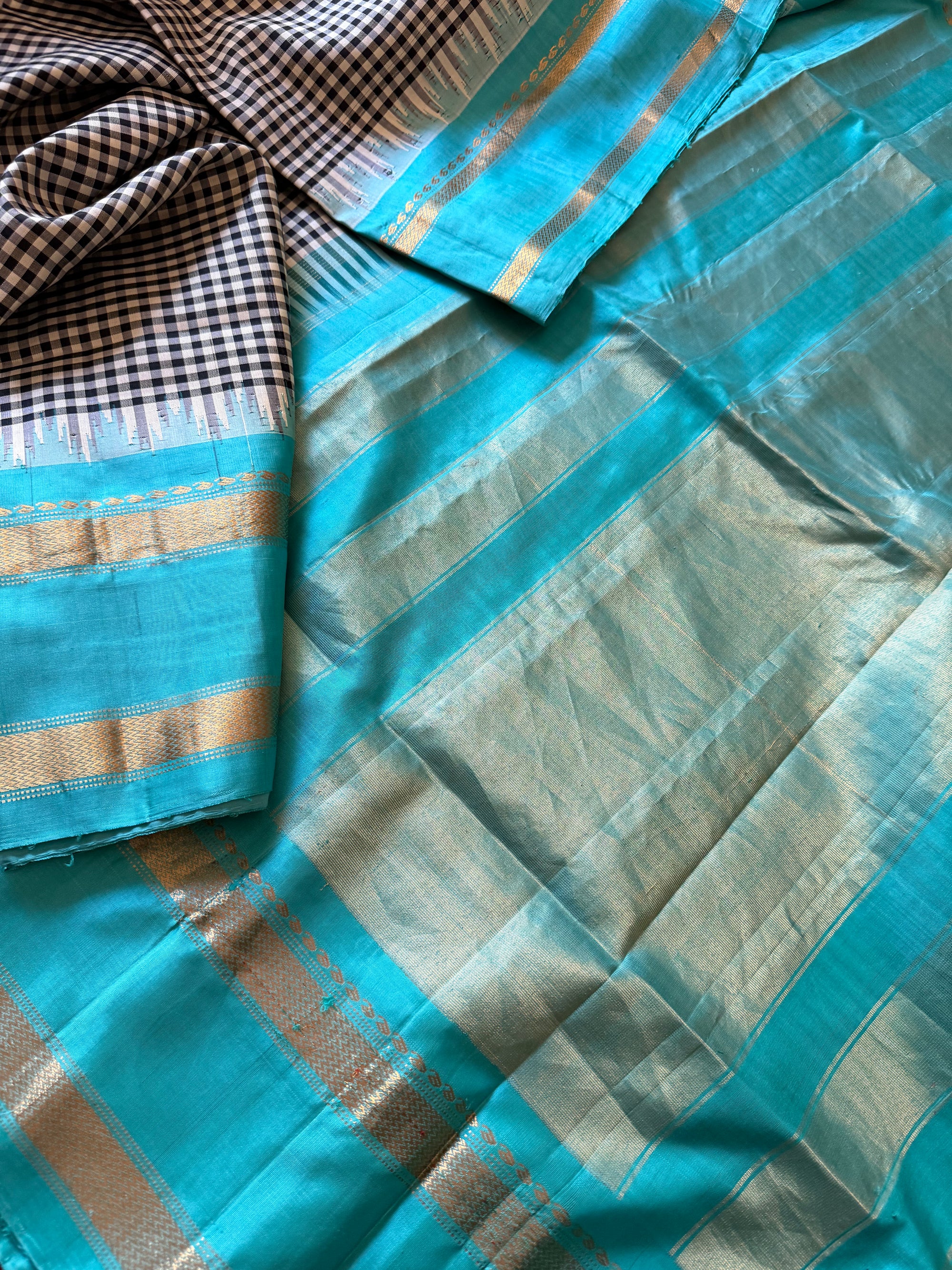 Kuttu  Gadwal Silk