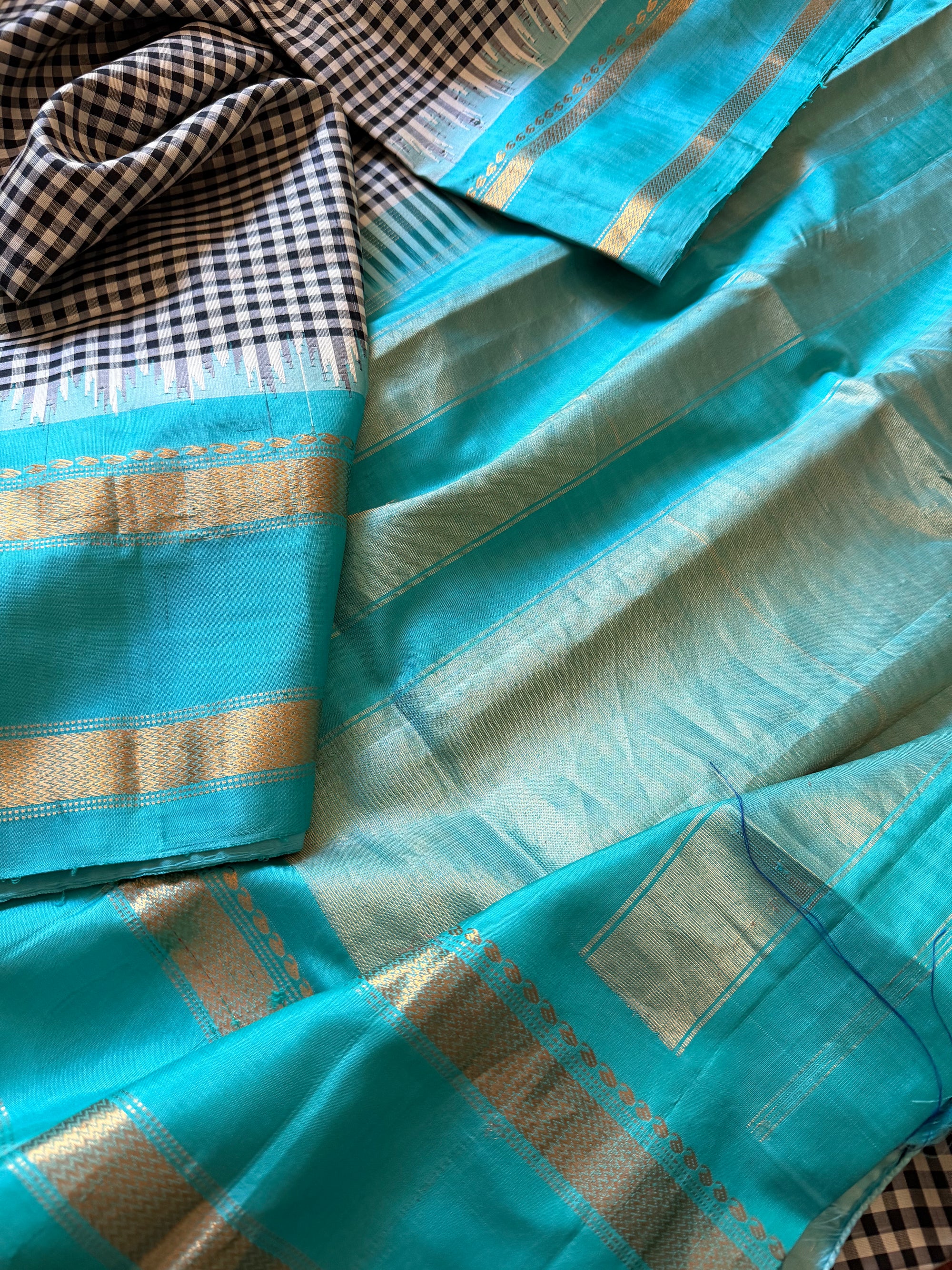 Kuttu  Gadwal Silk