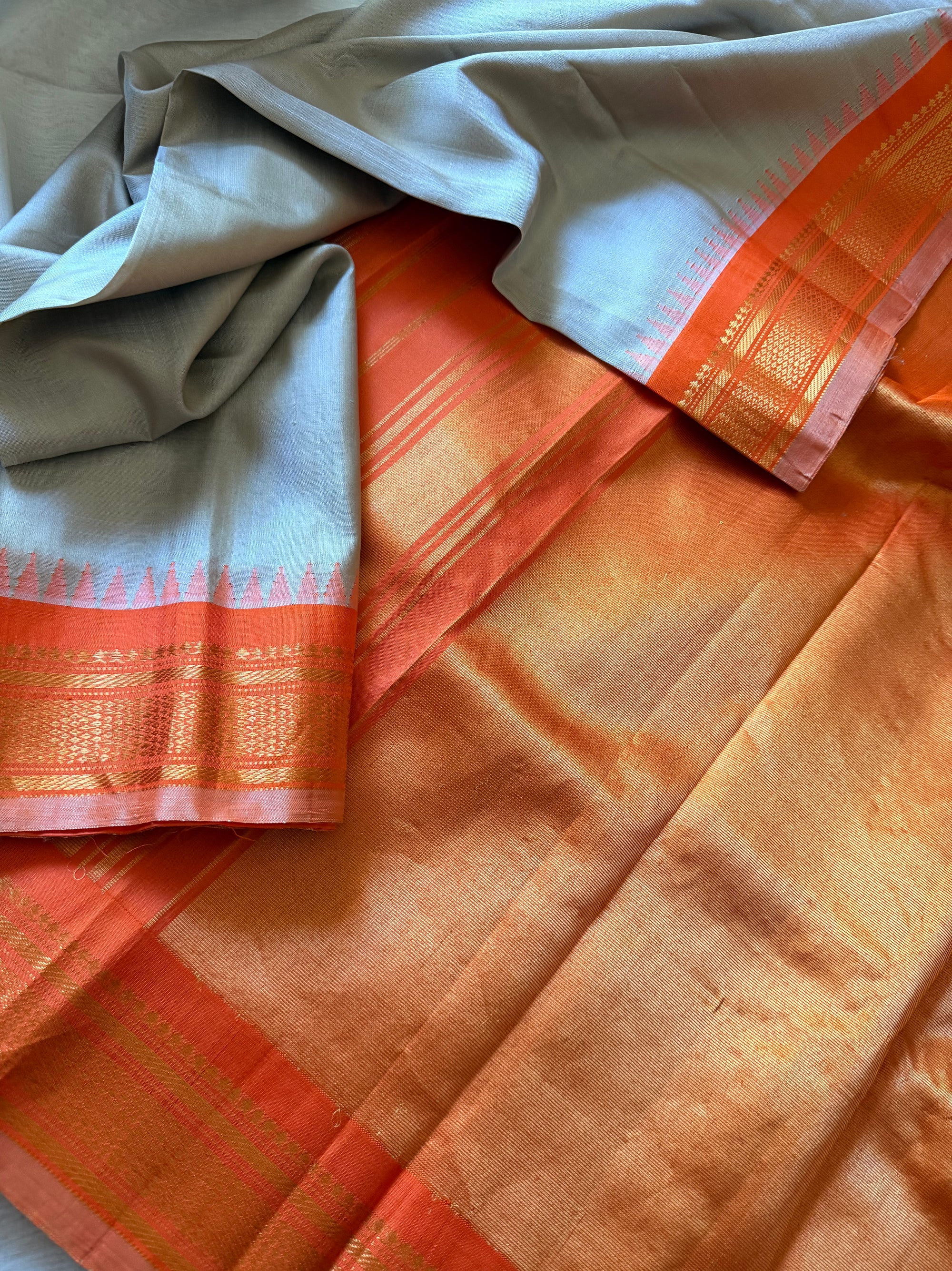 Kuttu  Gadwal Silk