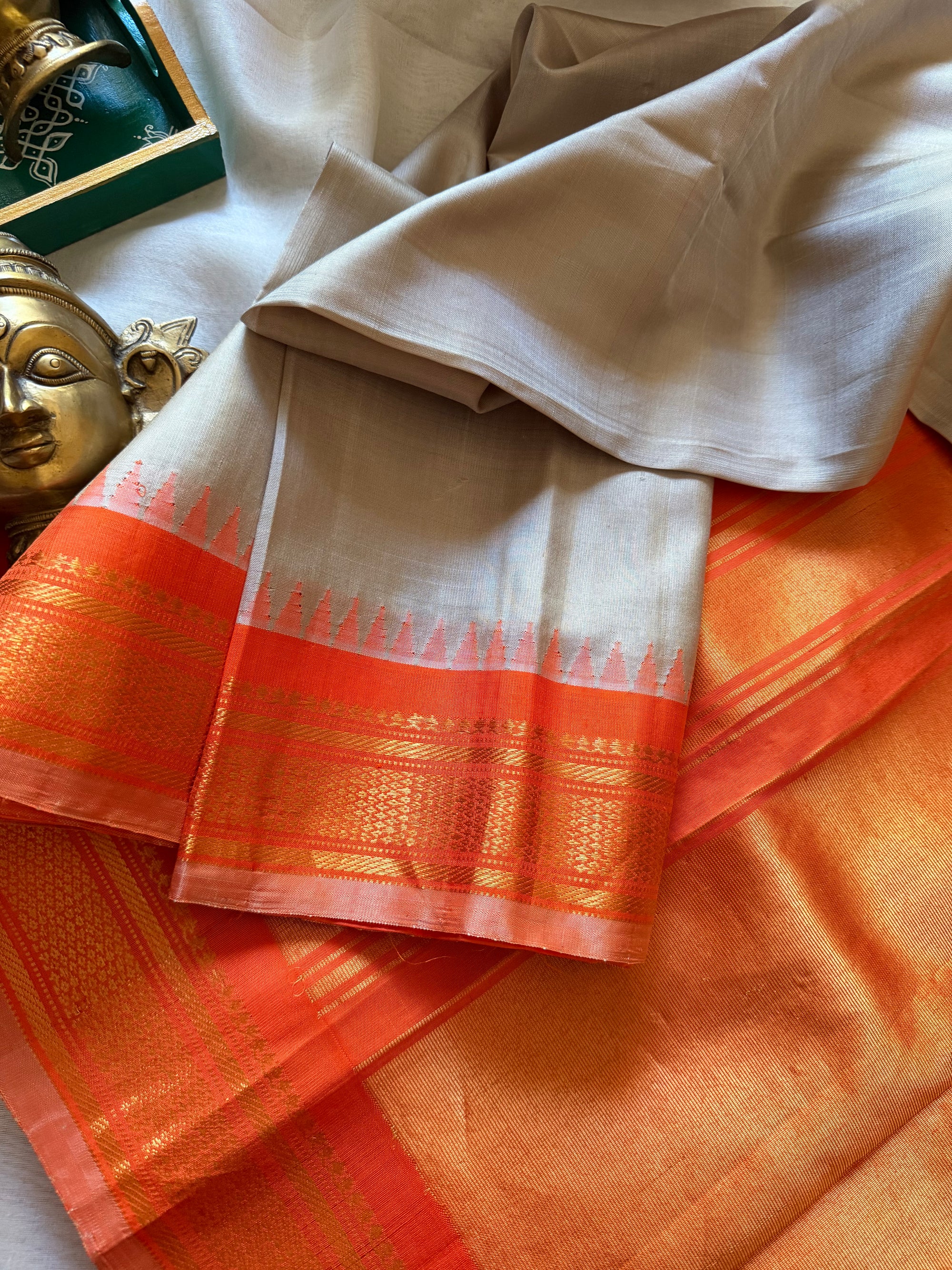 Kuttu  Gadwal Silk