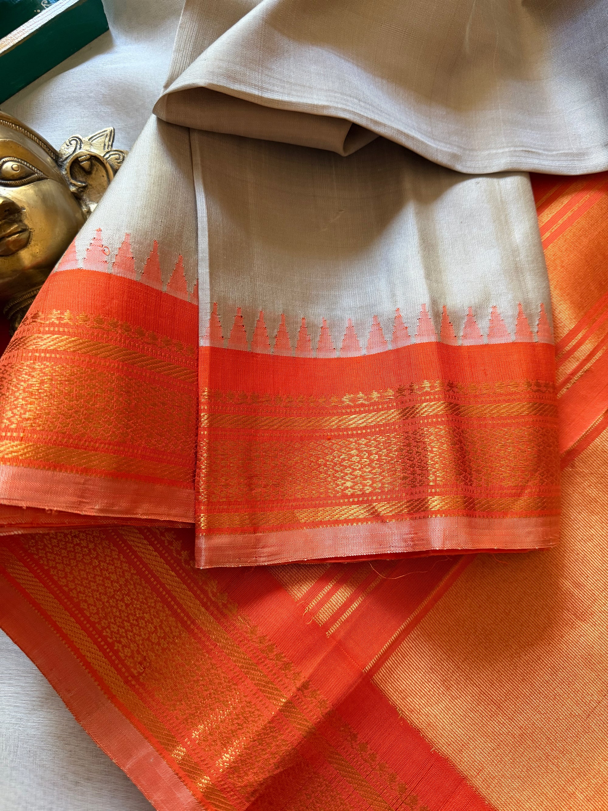 Kuttu  Gadwal Silk