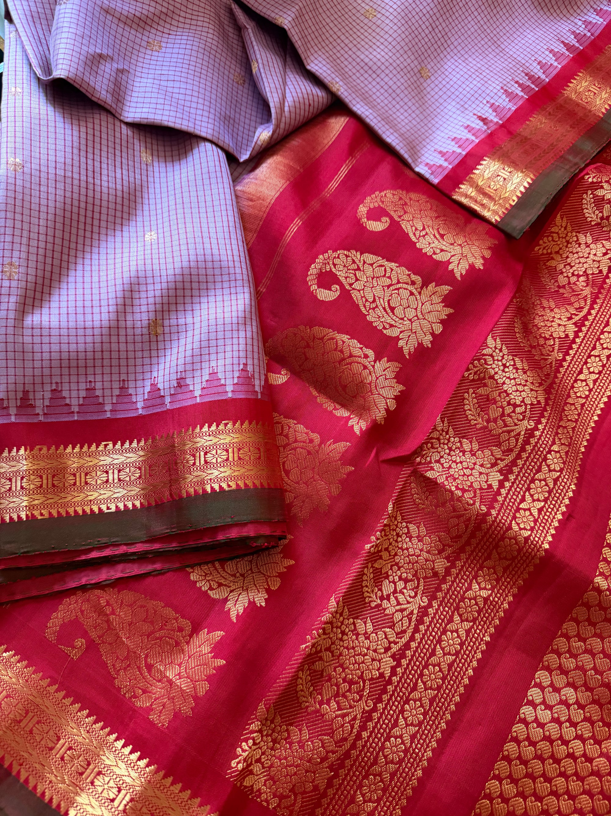 Kuttu  Gadwal Silk