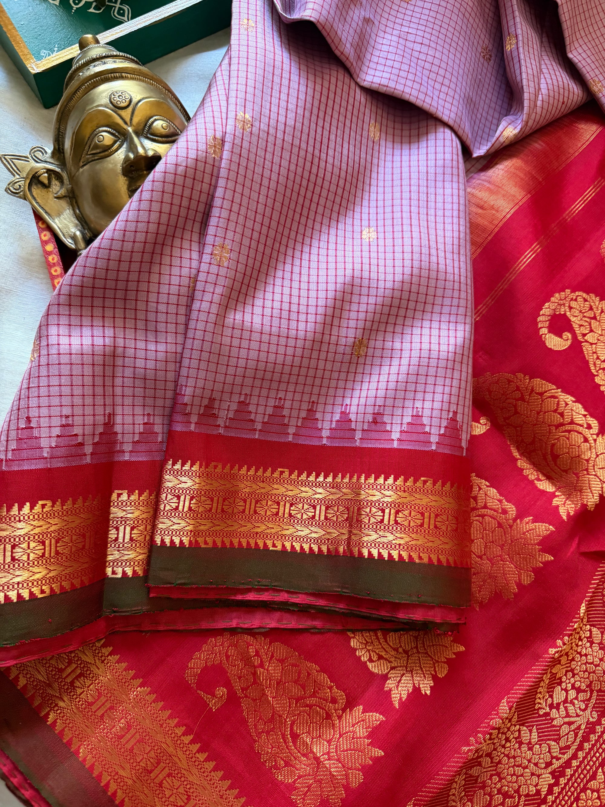 Kuttu  Gadwal Silk