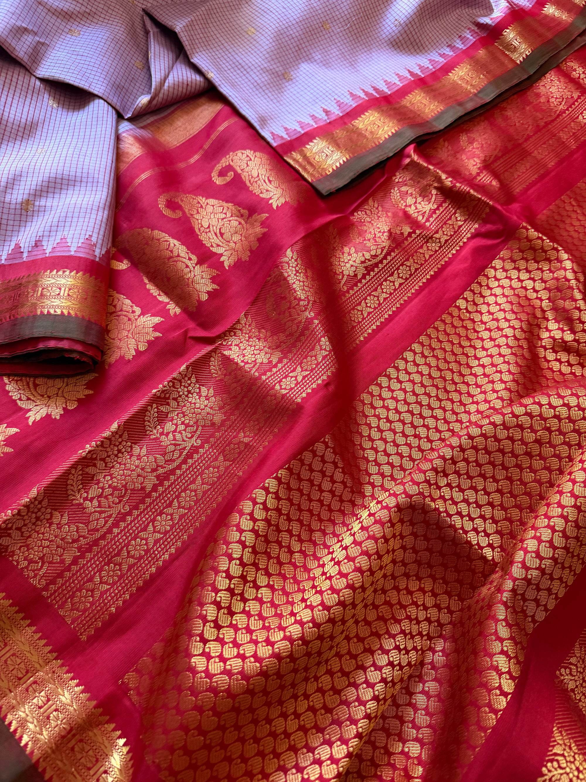 Kuttu  Gadwal Silk