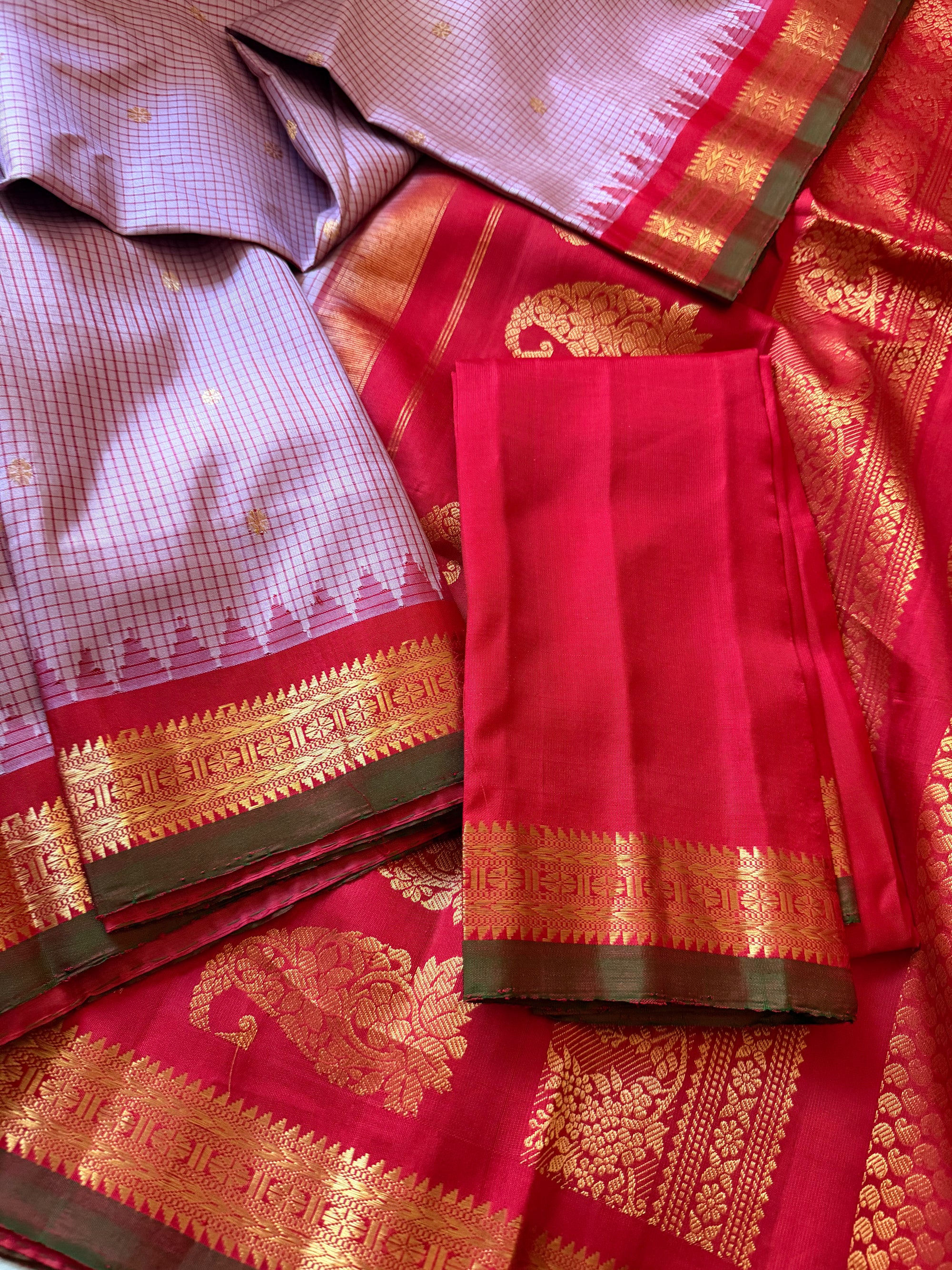 Kuttu  Gadwal Silk