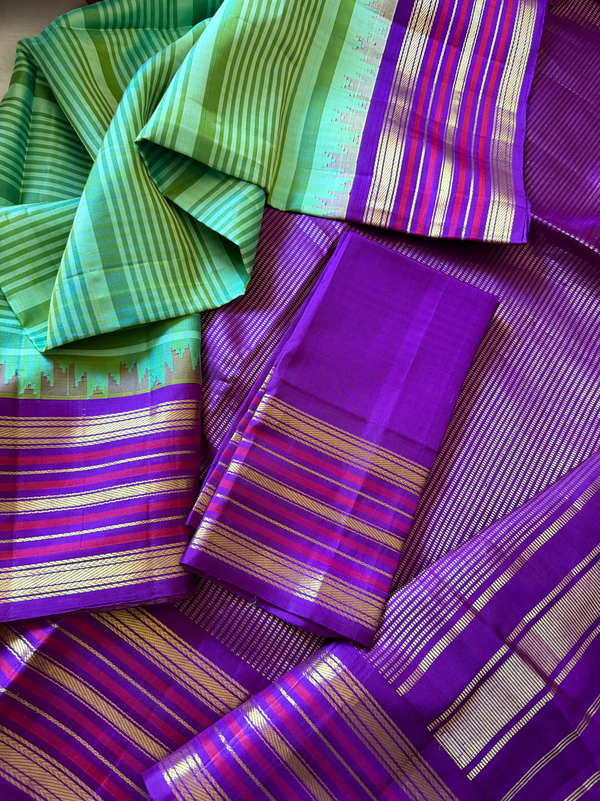 Kuttu Gadwal Silk