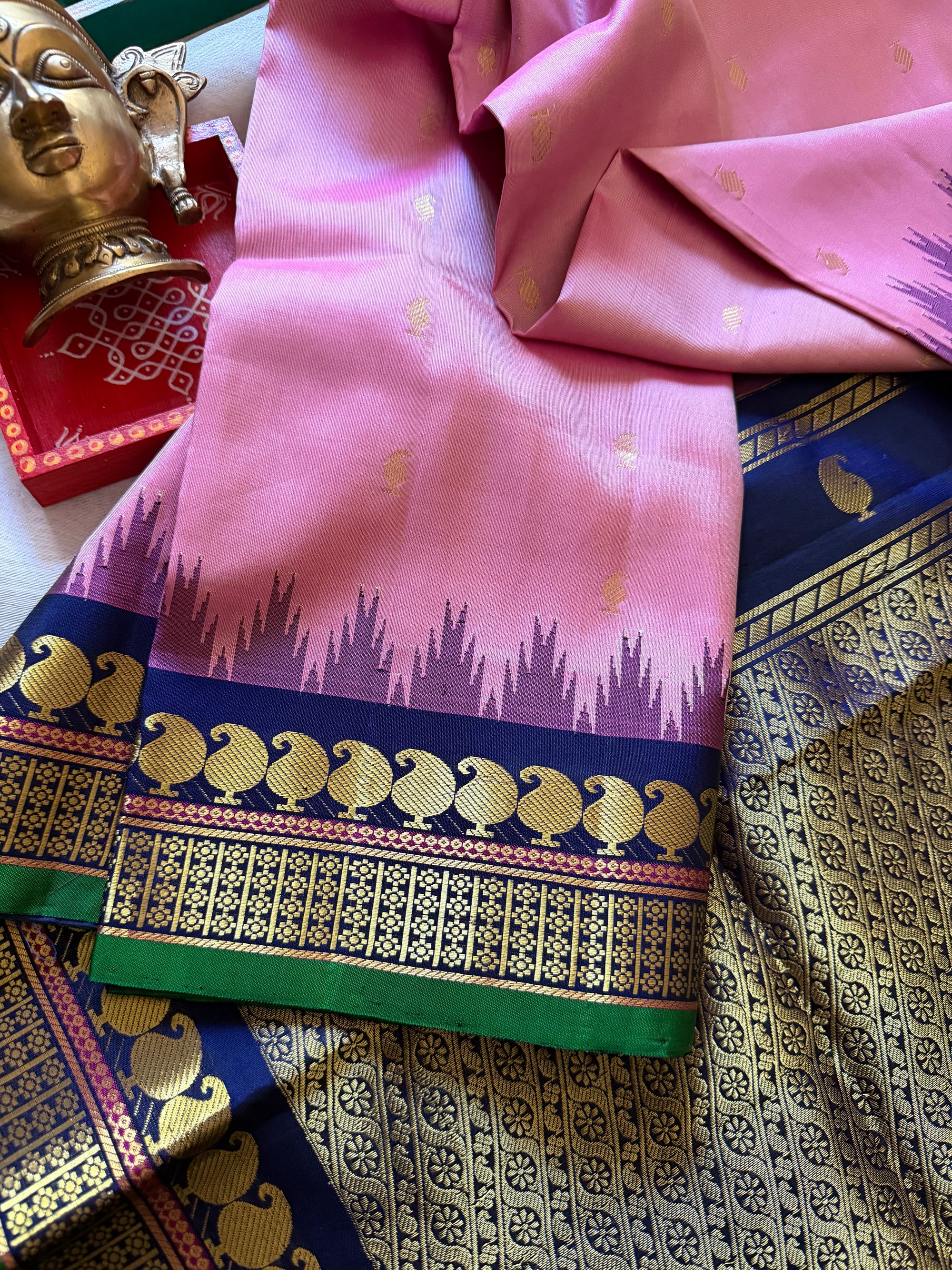 Kuttu Gadwal Silk