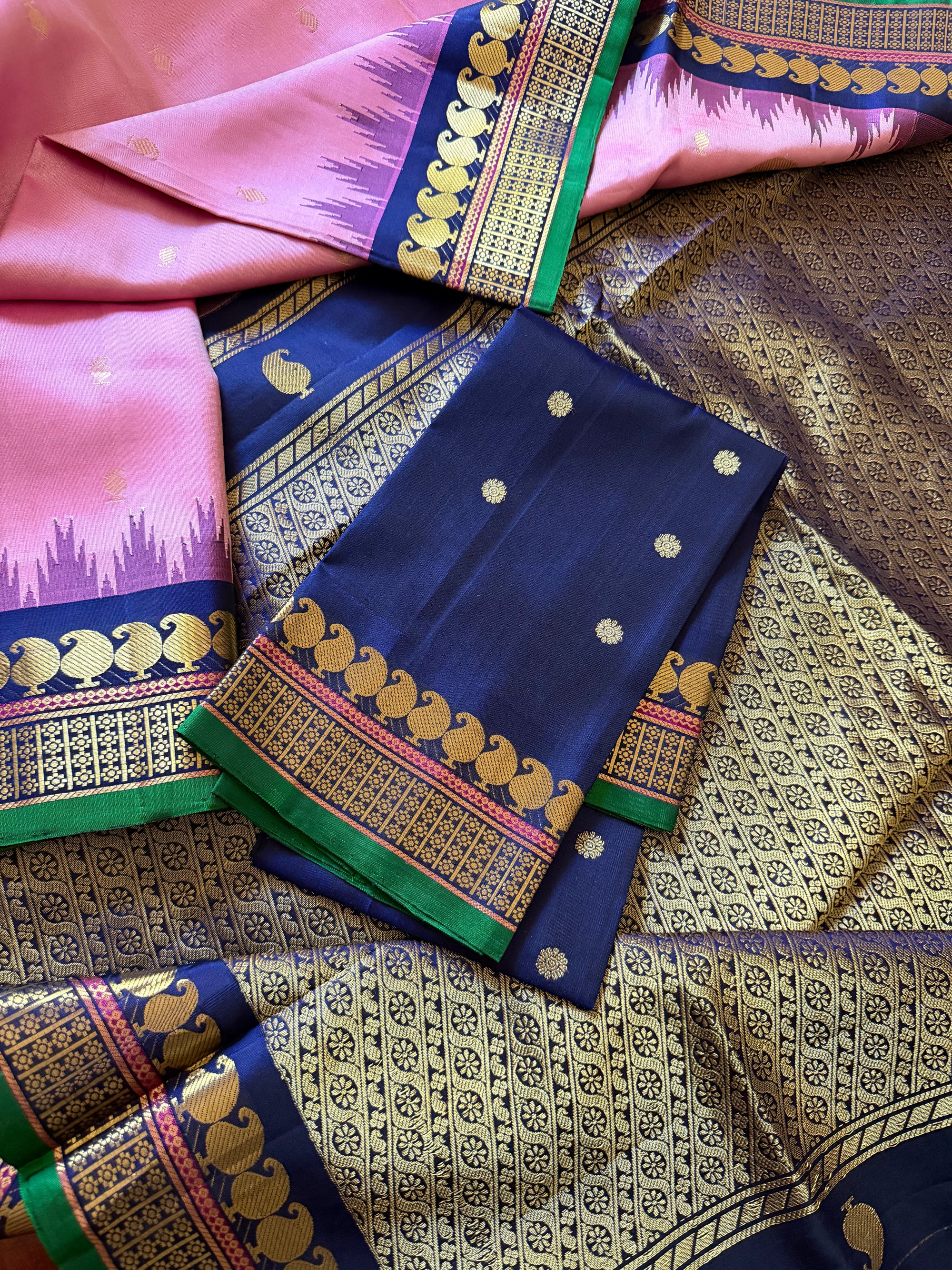 Kuttu Gadwal Silk