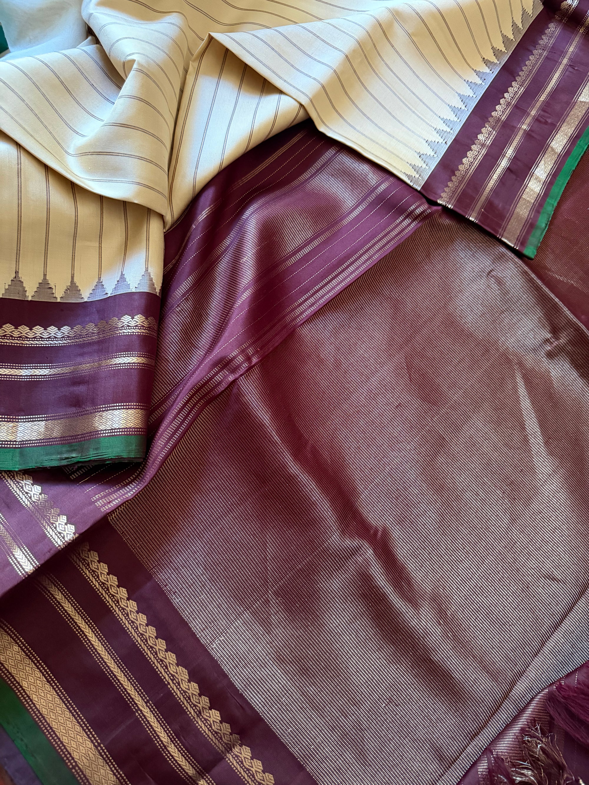 Kuttu Gadwal Silk