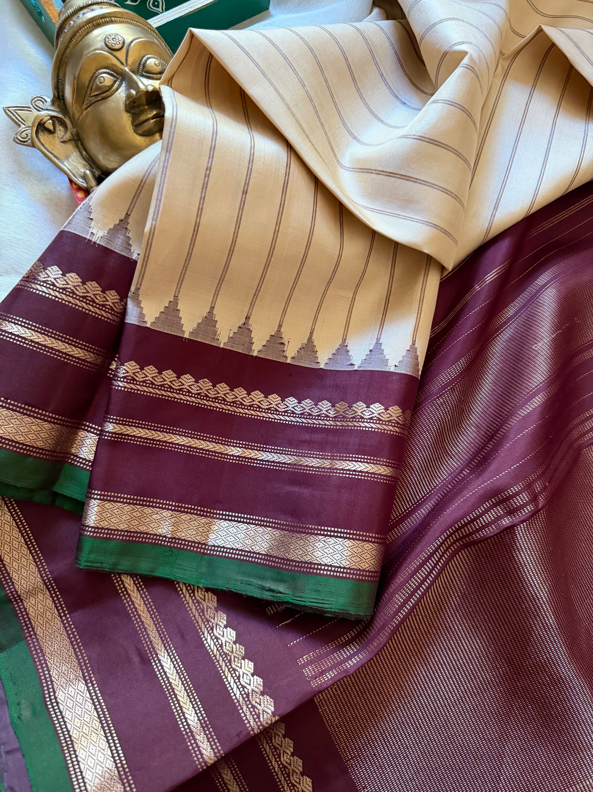 Kuttu Gadwal Silk