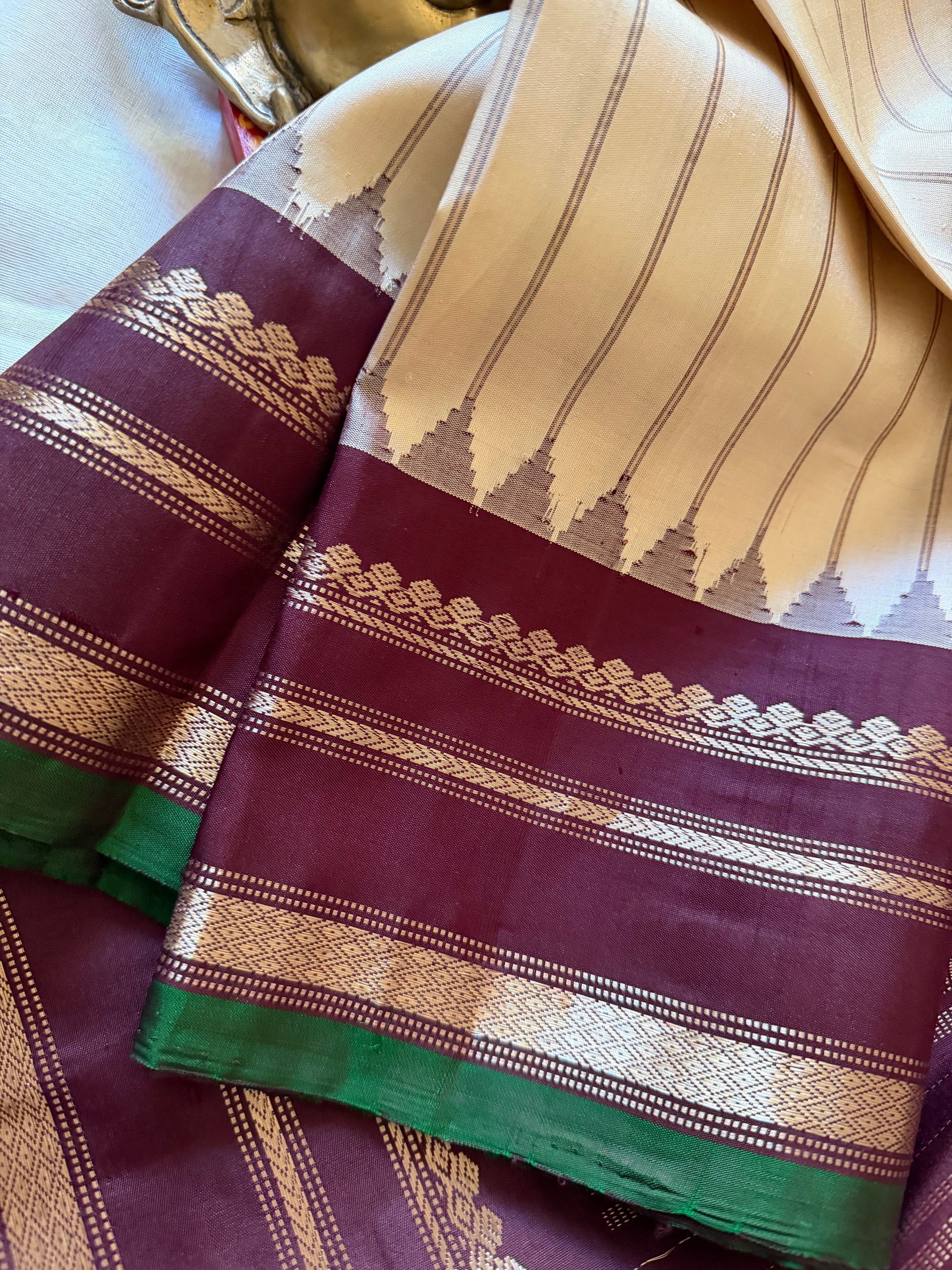 Kuttu Gadwal Silk