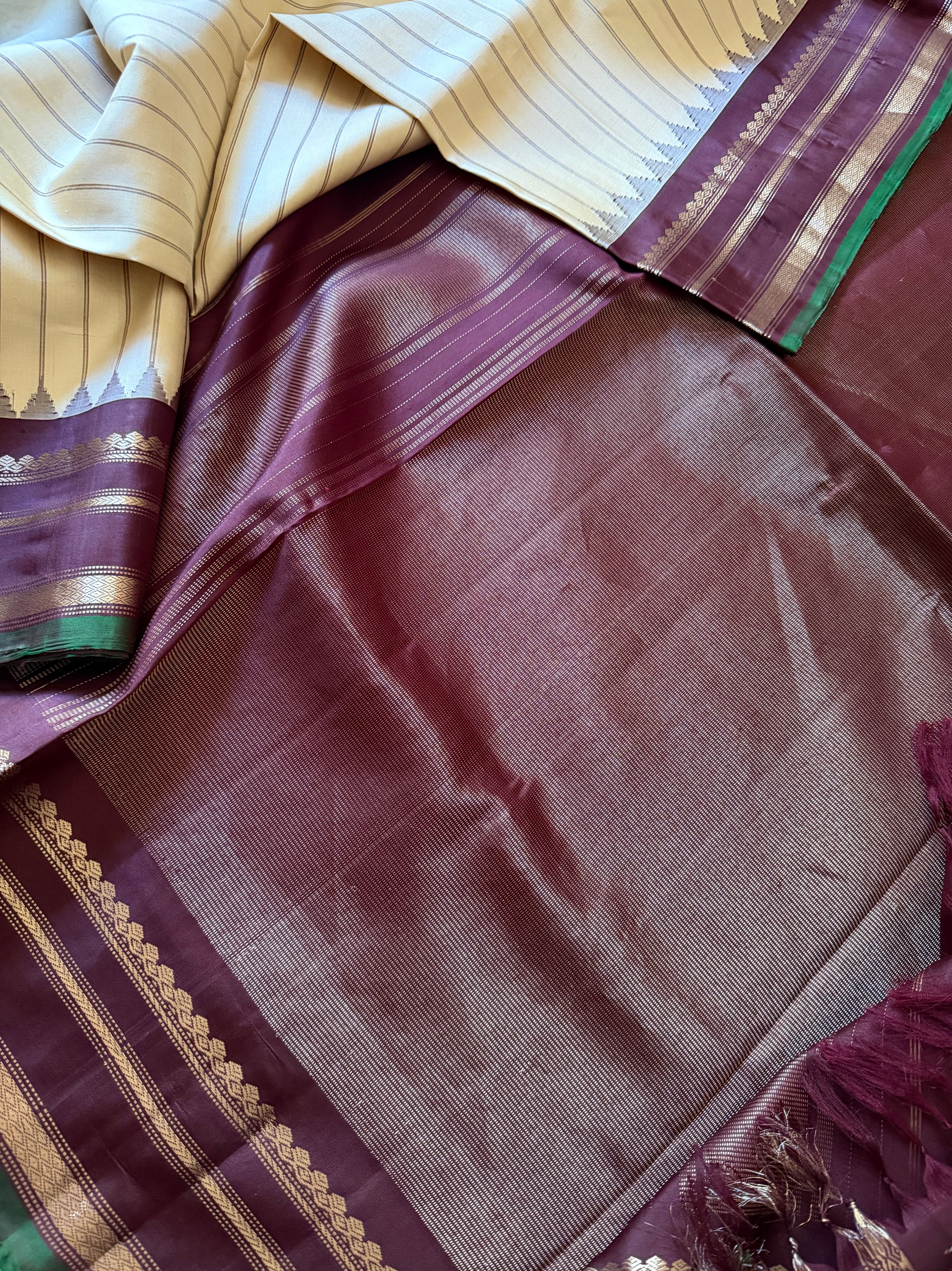 Kuttu Gadwal Silk