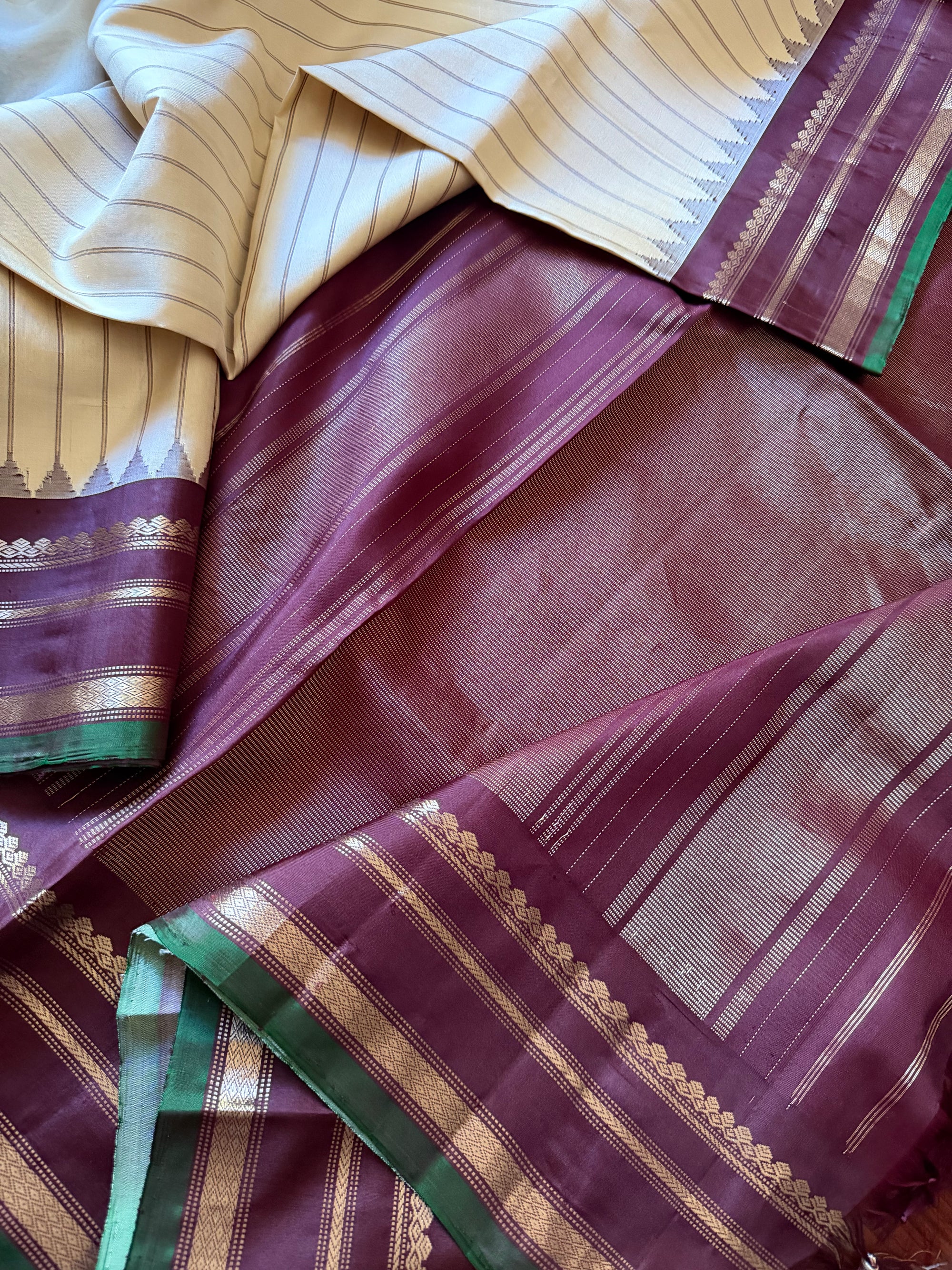 Kuttu Gadwal Silk