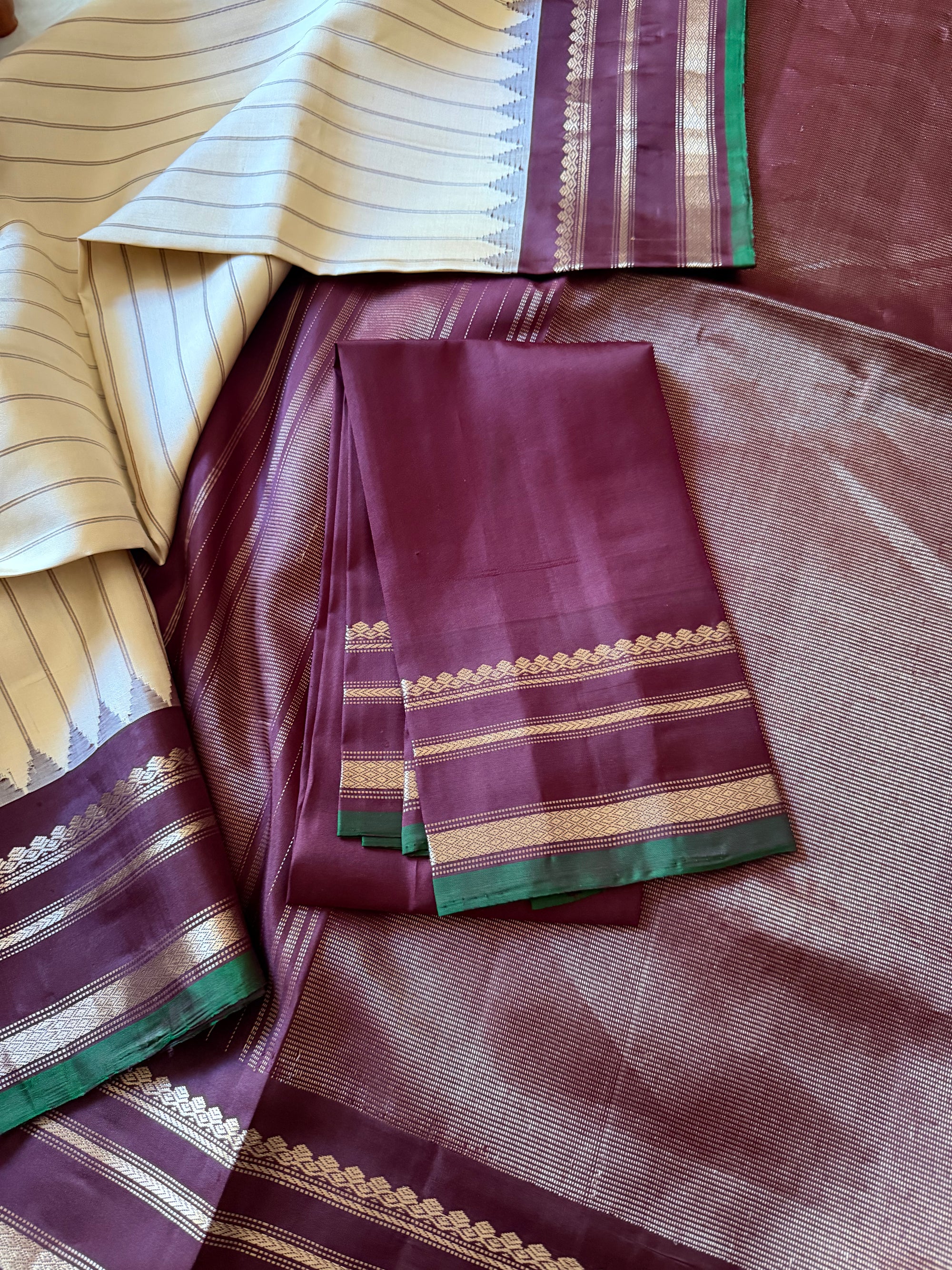 Kuttu Gadwal Silk
