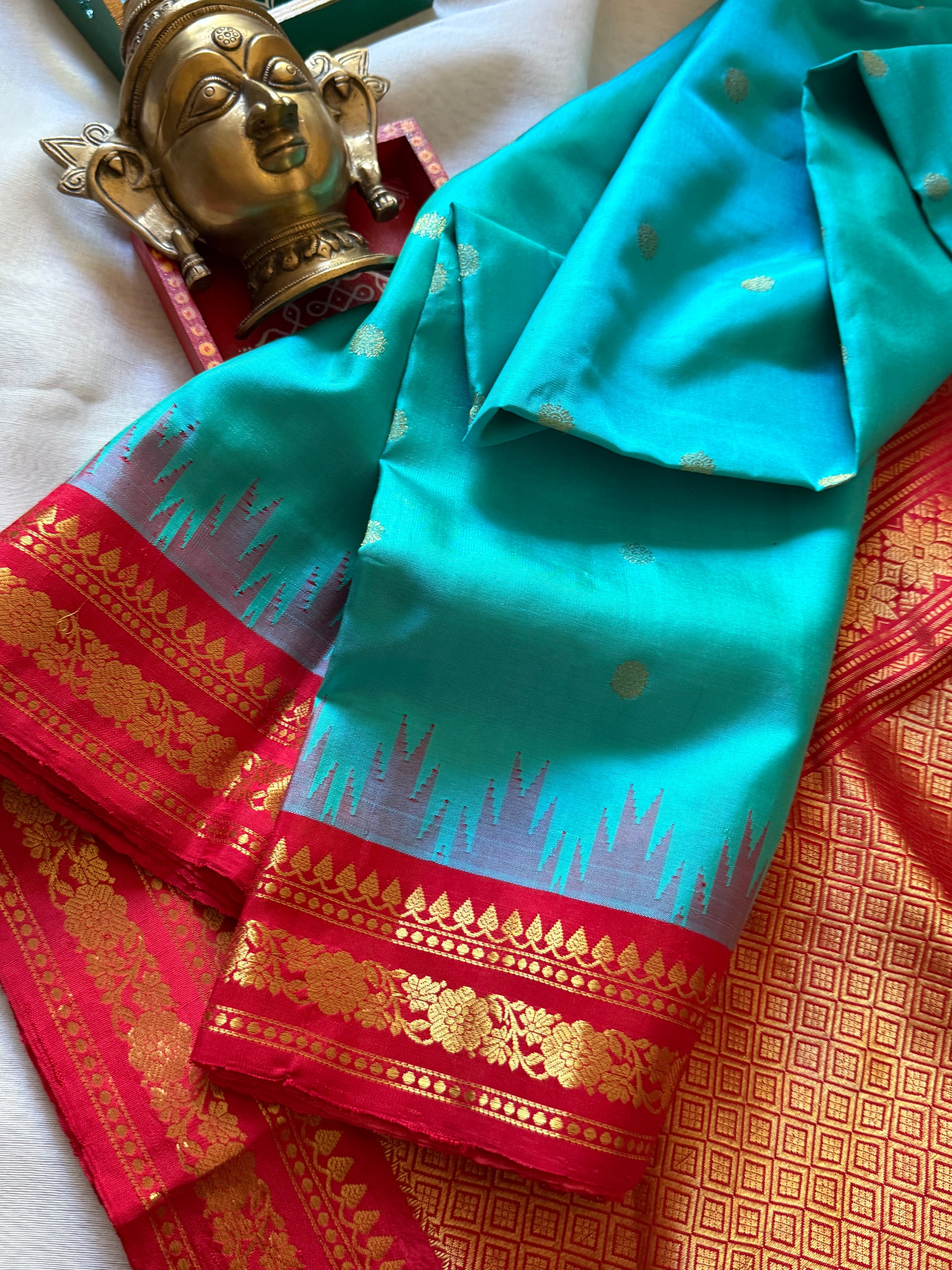 Kuttu Gadwal Silk