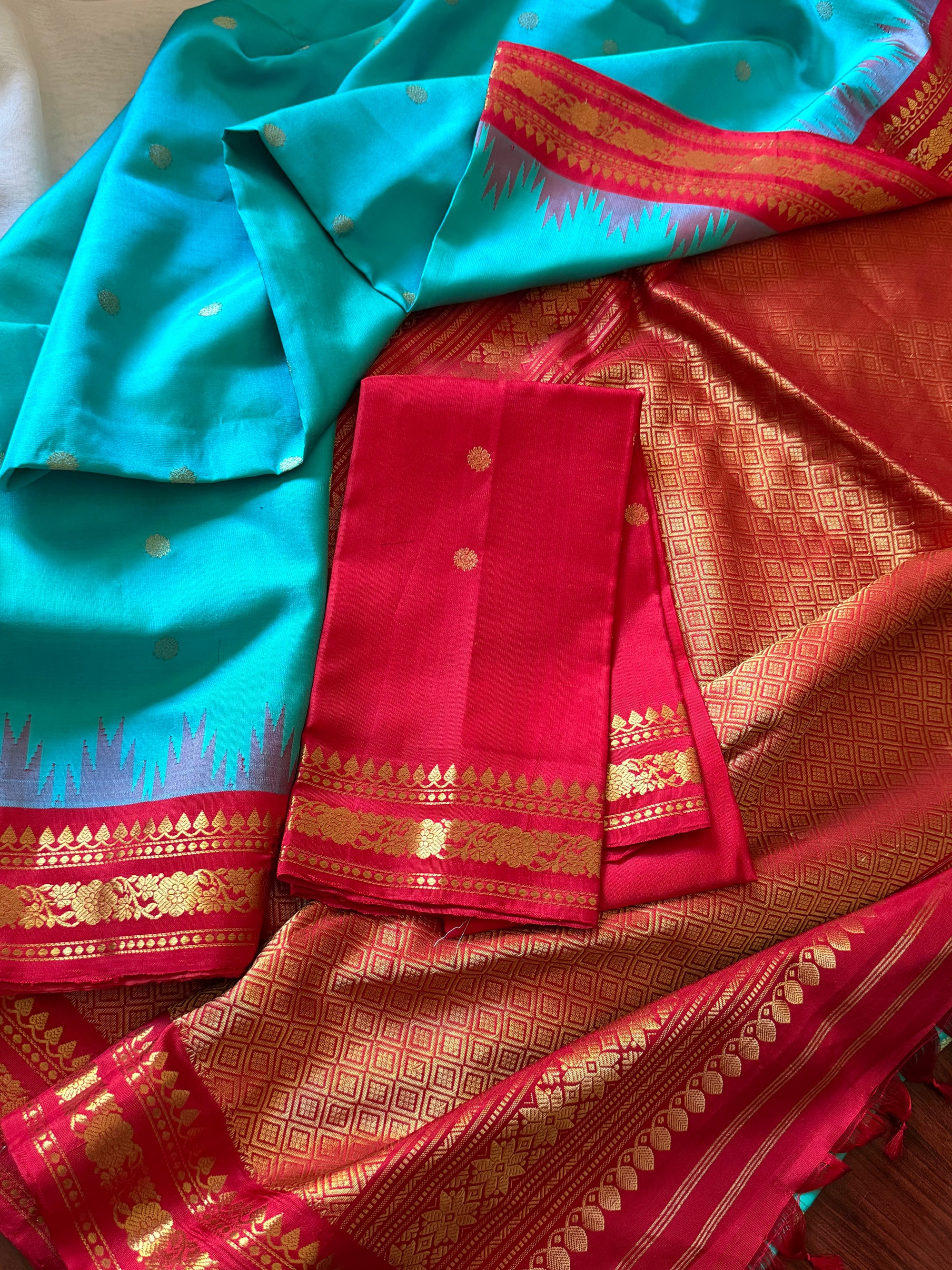 Kuttu Gadwal Silk