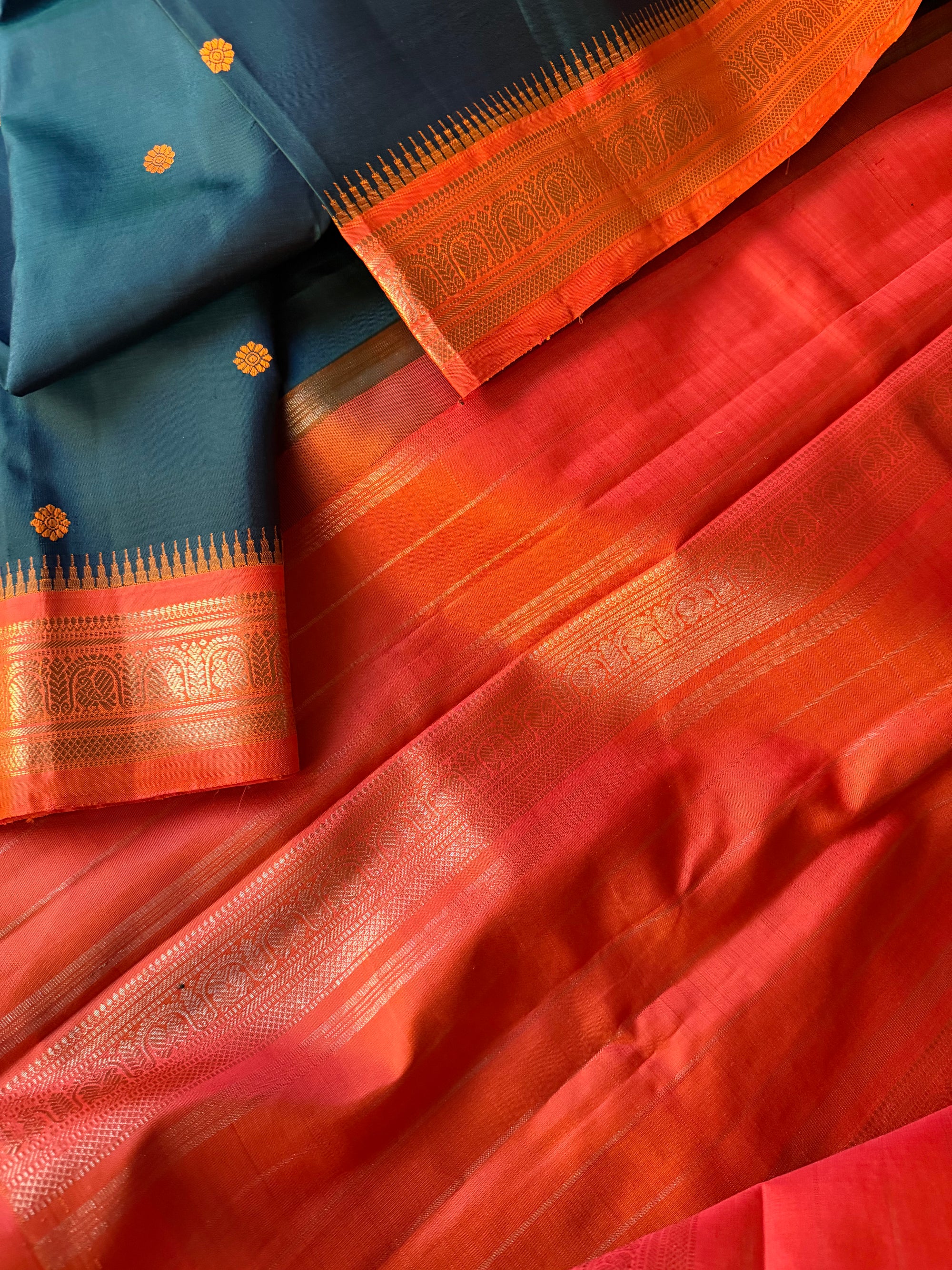 MYTHILI: Korvai Kanjivarams