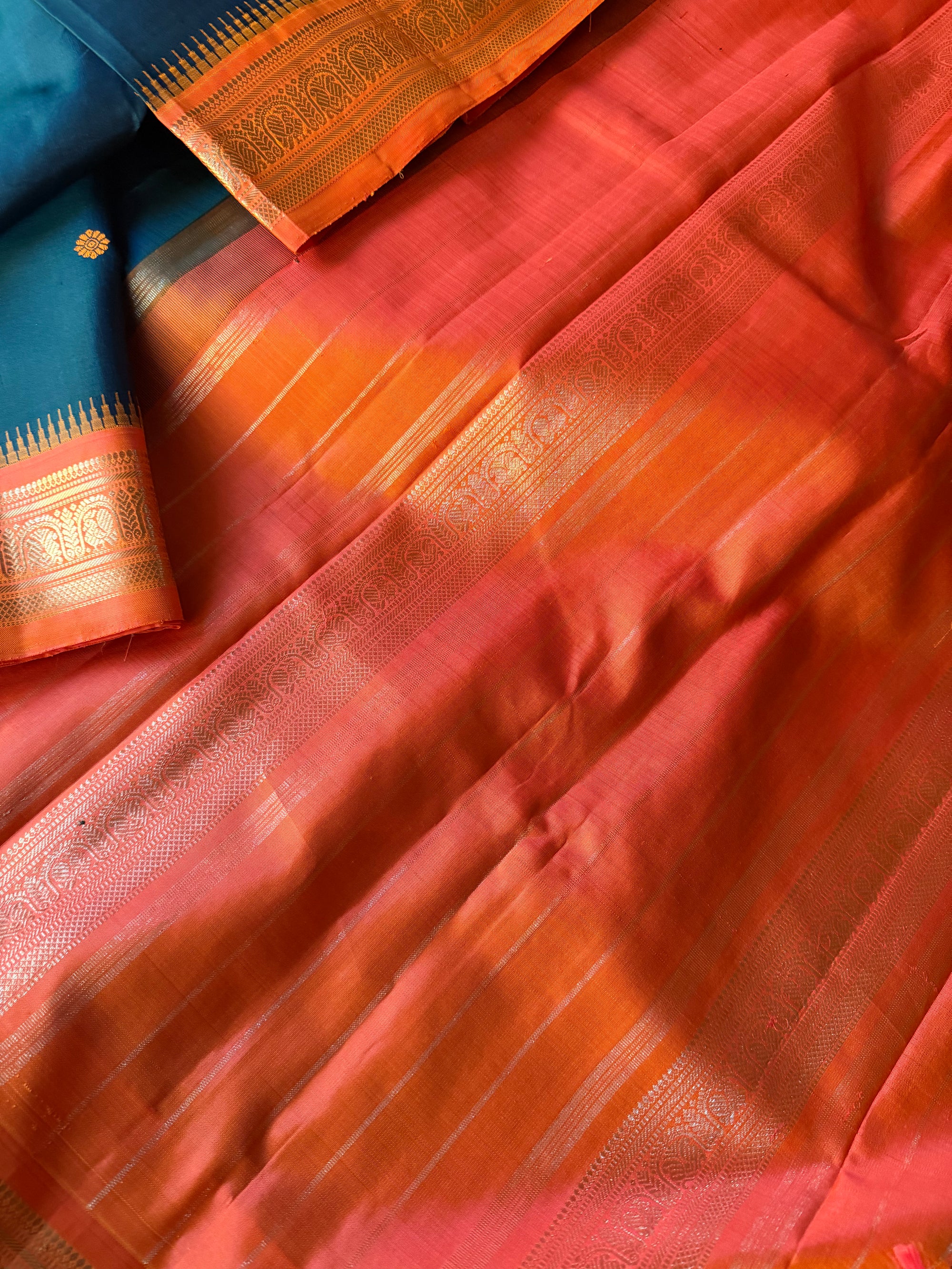 MYTHILI: Korvai Kanjivarams