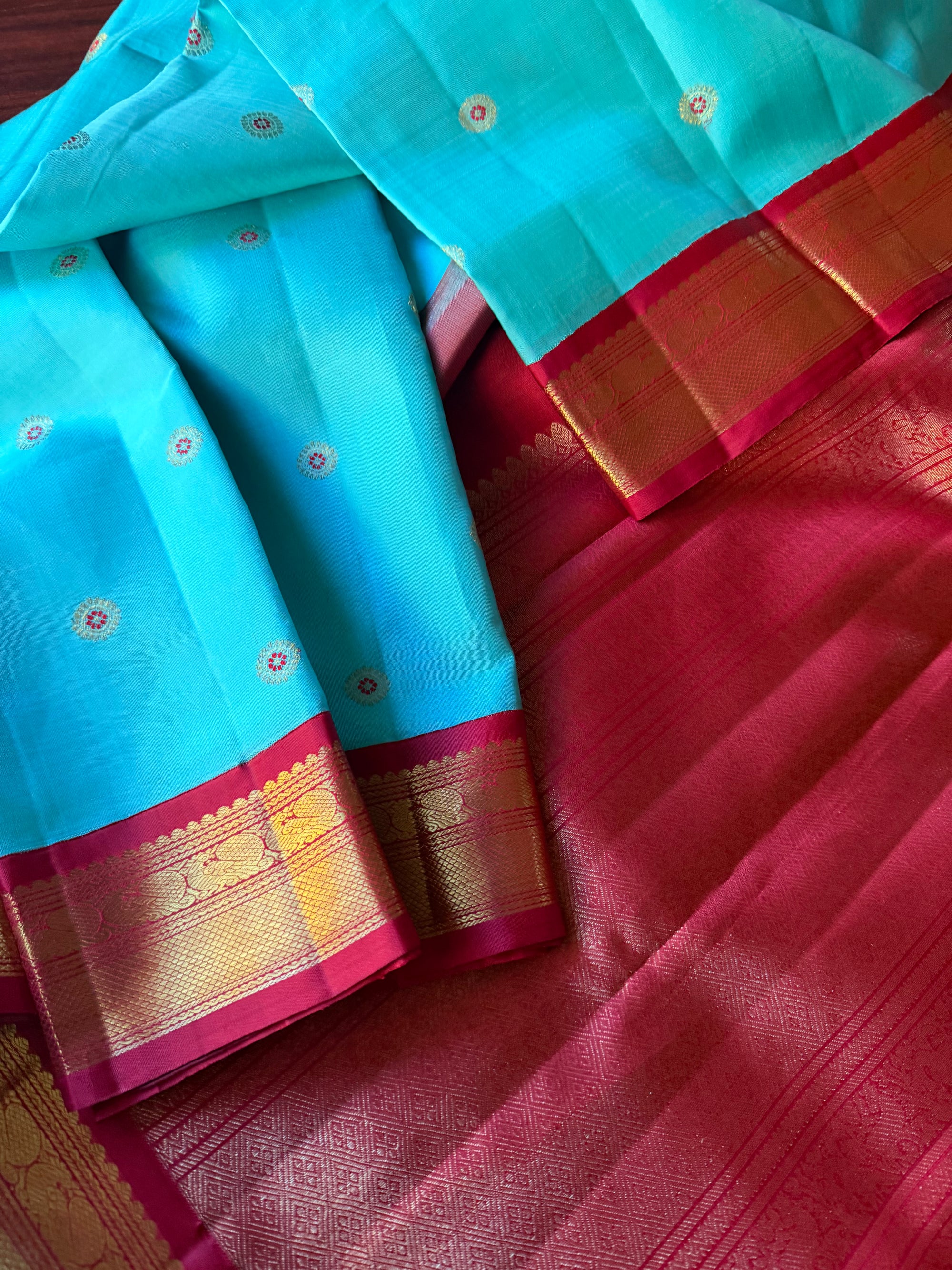 MEENA MEETS MYTHILI: Korvai Kanjivaram