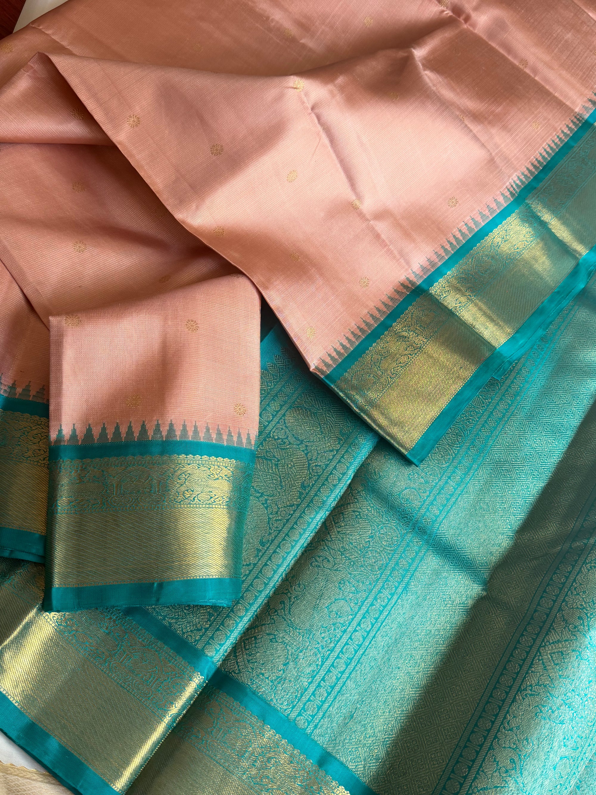 PARAMPARA Heritage Kanjivarams : Vairaoosi in Korvai