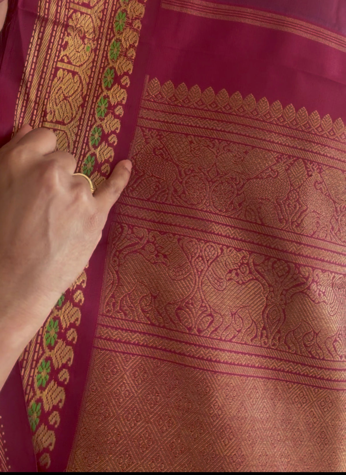 MYTHILI:   Korvai Kanjivaram Silk