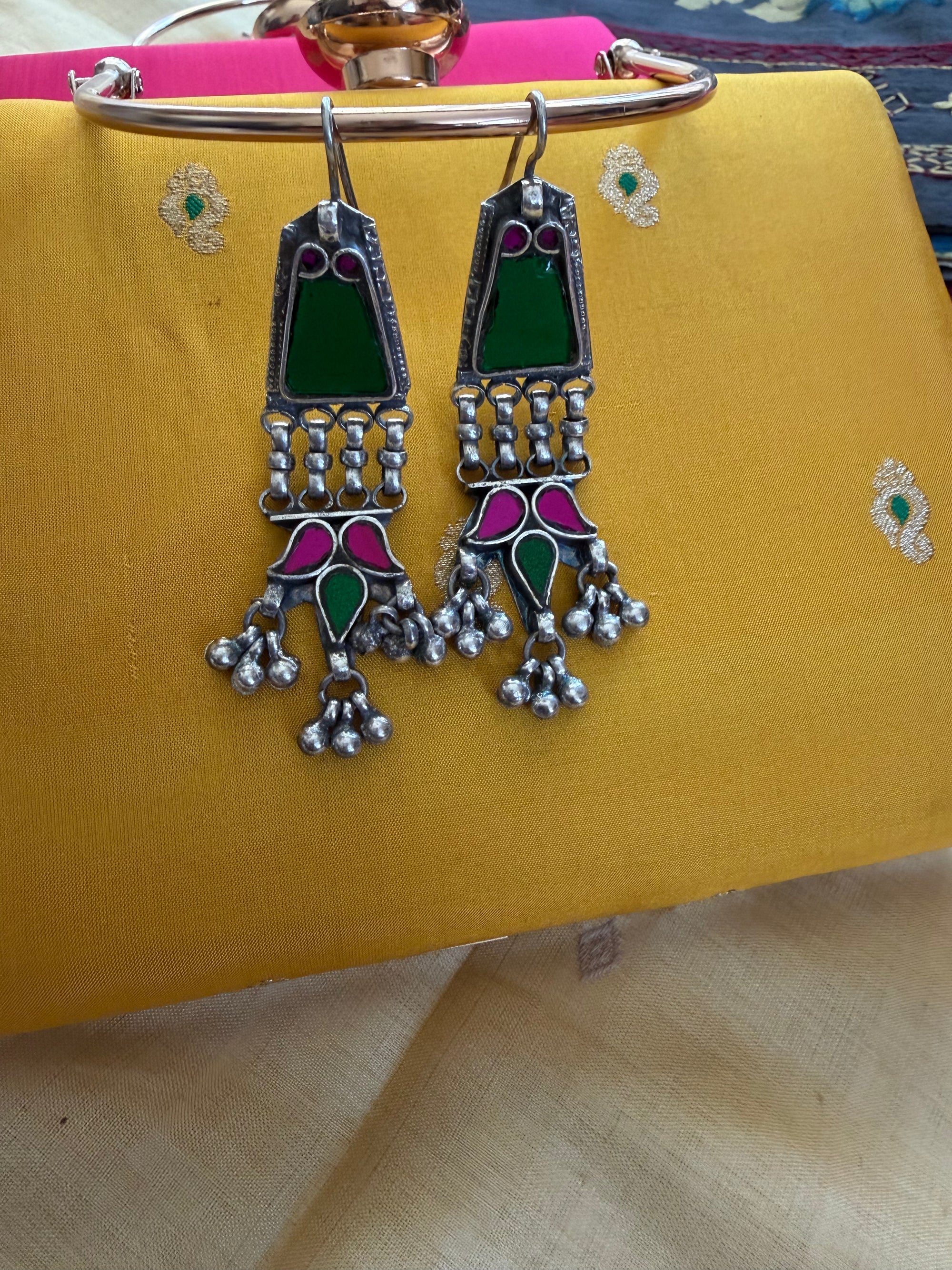 SILVER TONED JEWELRY : Glass Earrings (Green &amp; Pink)