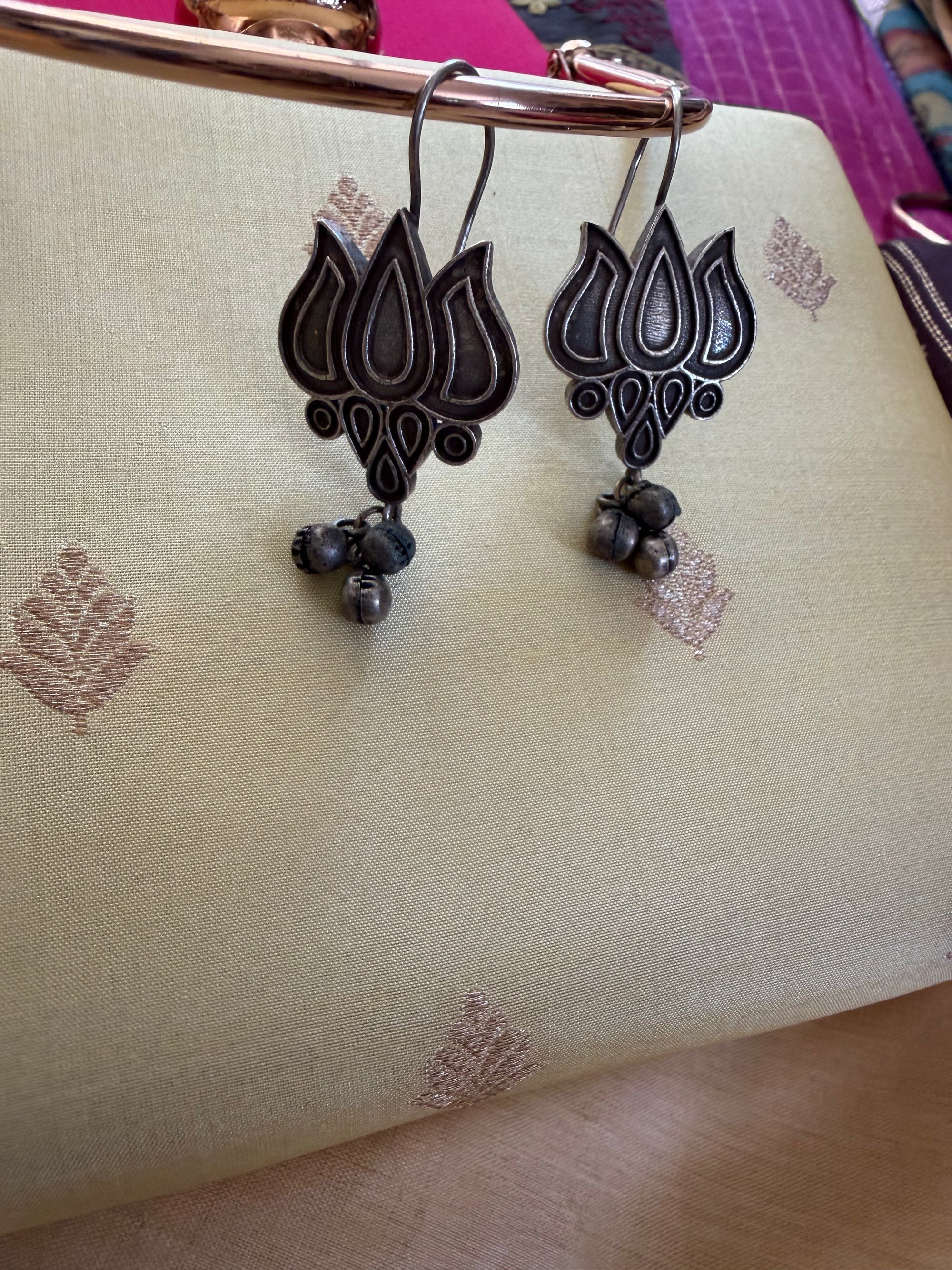 SILVER TONED JEWELRY : Lotus Drops