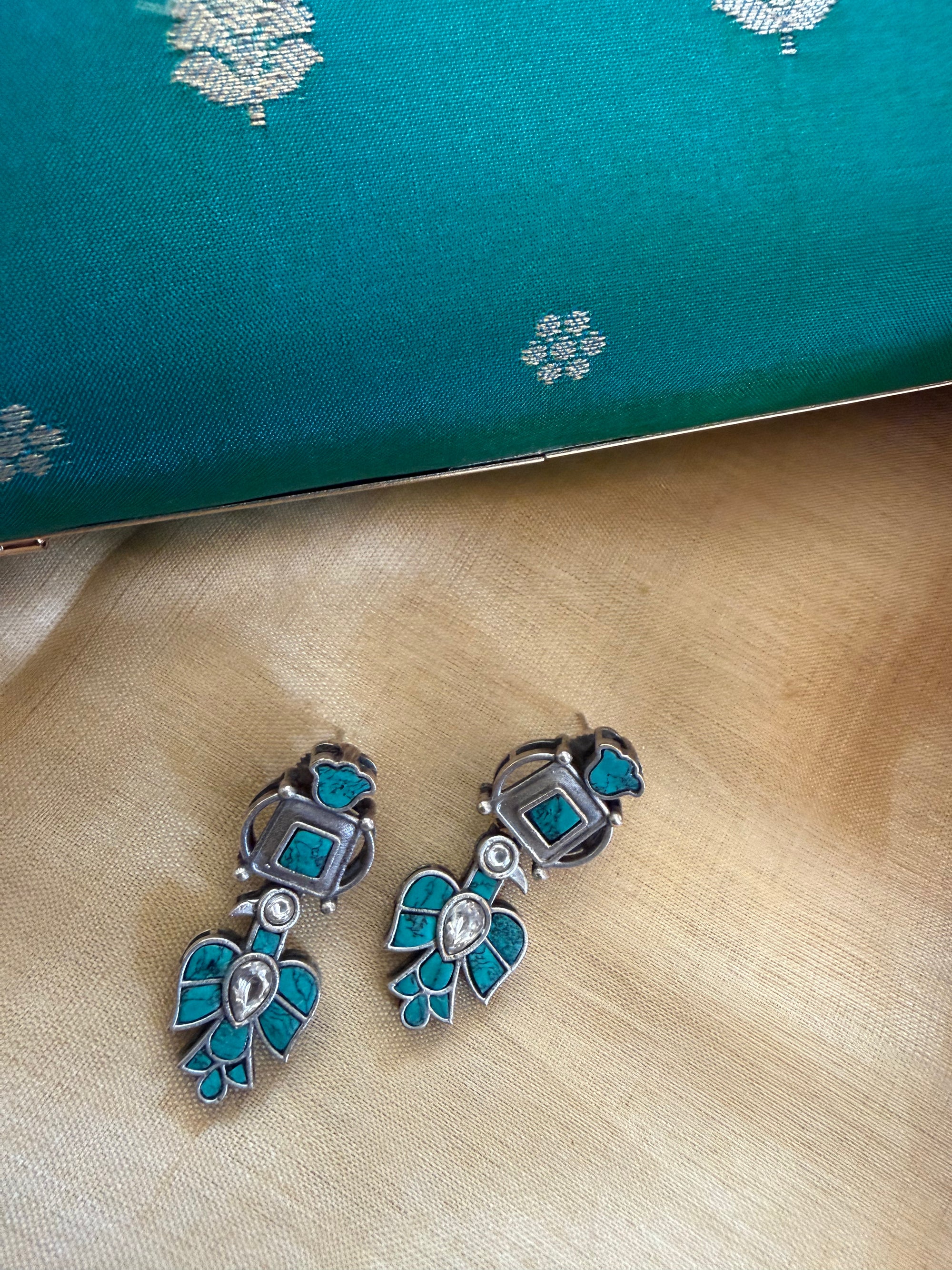 SILVER TONED JEWELRY : Kundan Earrings with bird drops