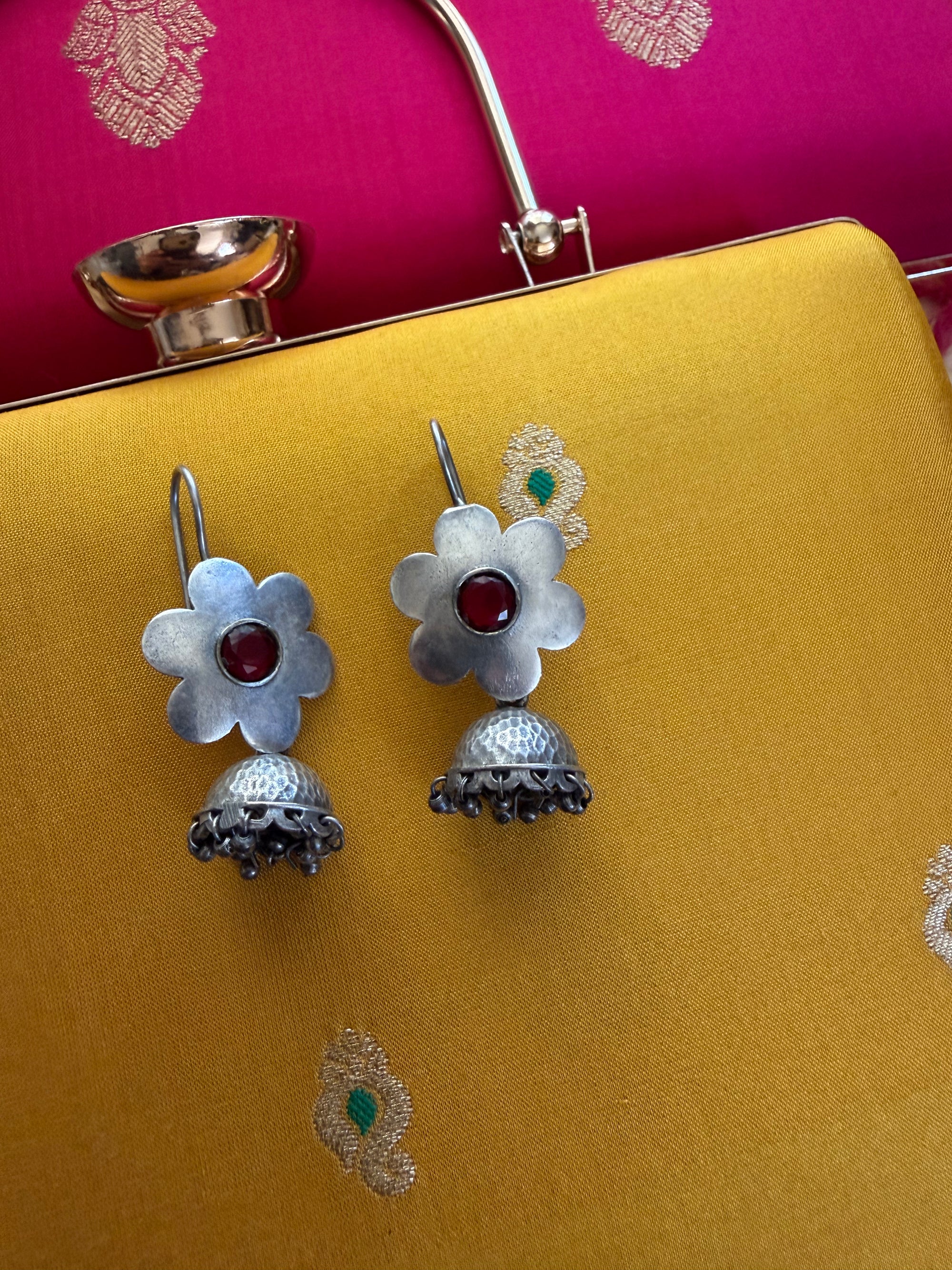 SILVER TONED JEWELRY : Jhumka Earrings