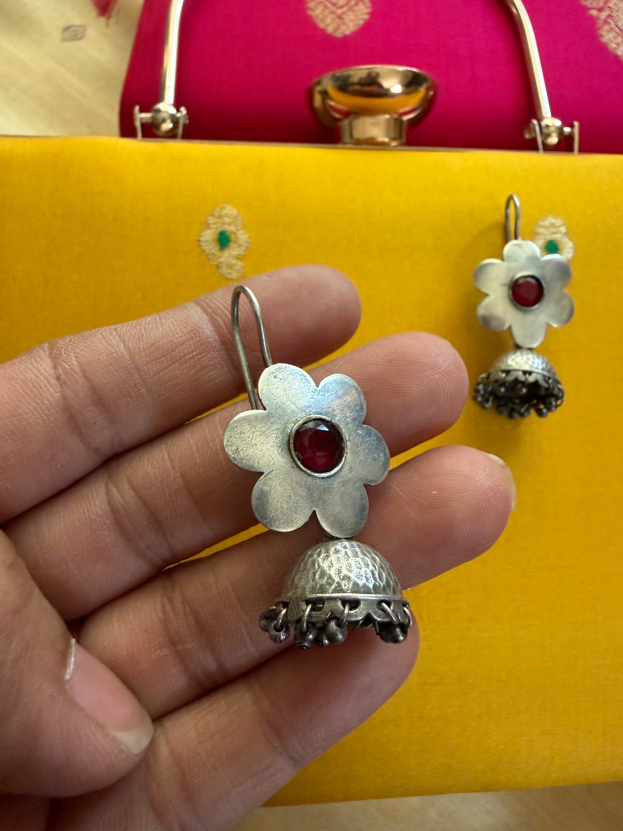 SILVER TONED JEWELRY : Jhumka Earrings
