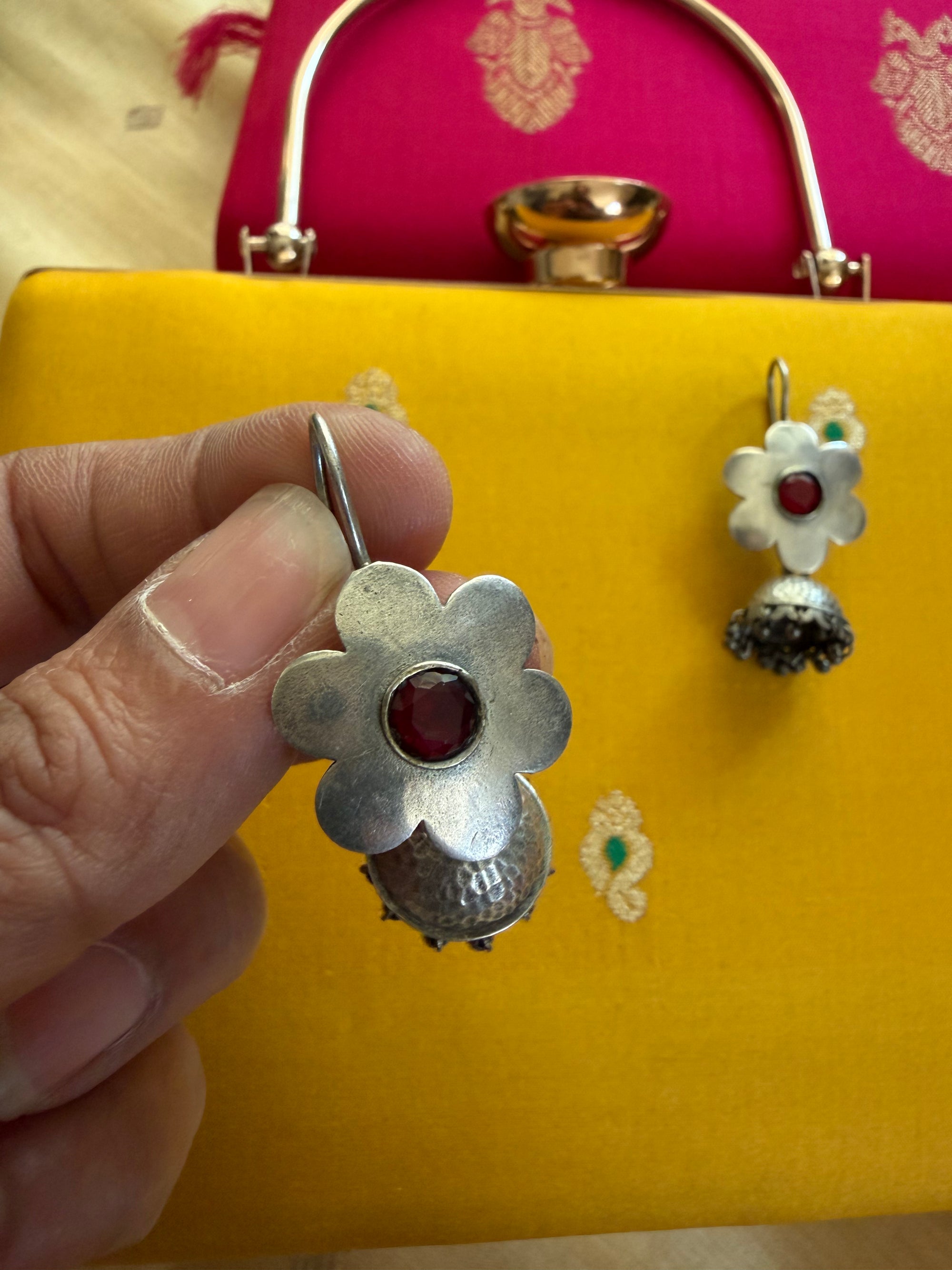 SILVER TONED JEWELRY : Jhumka Earrings