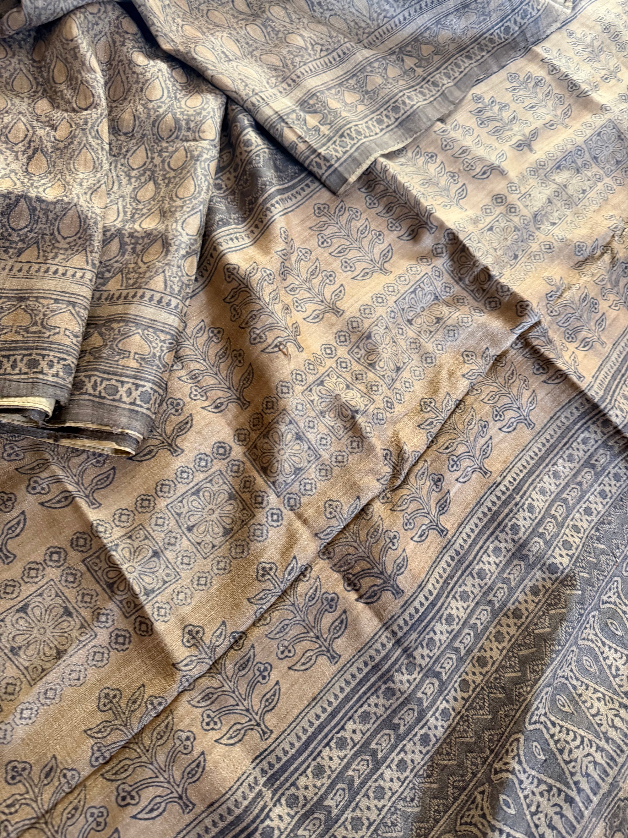 Blockprinted Kodalikaruppur - Tussar
