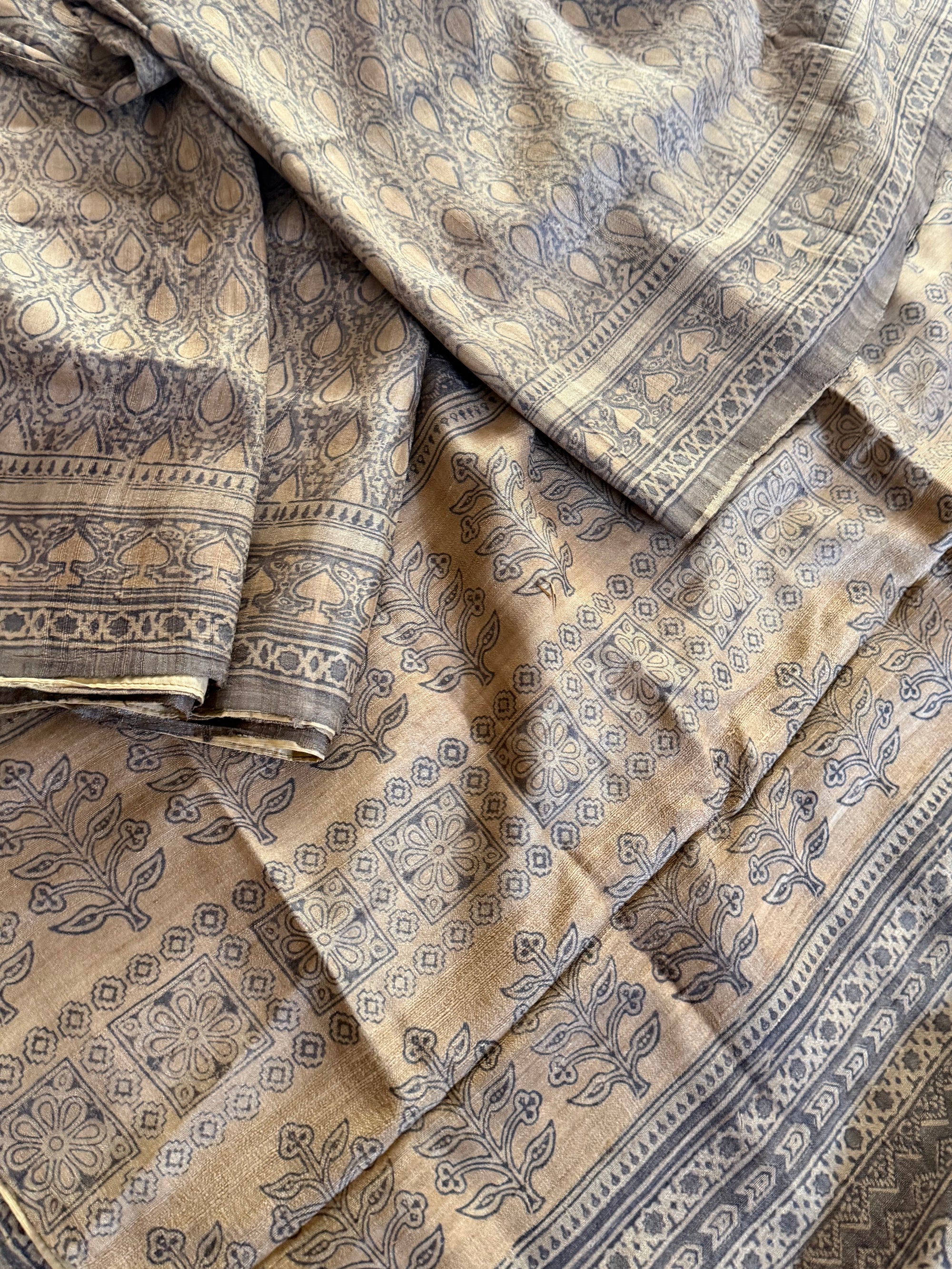 Blockprinted Kodalikaruppur - Tussar