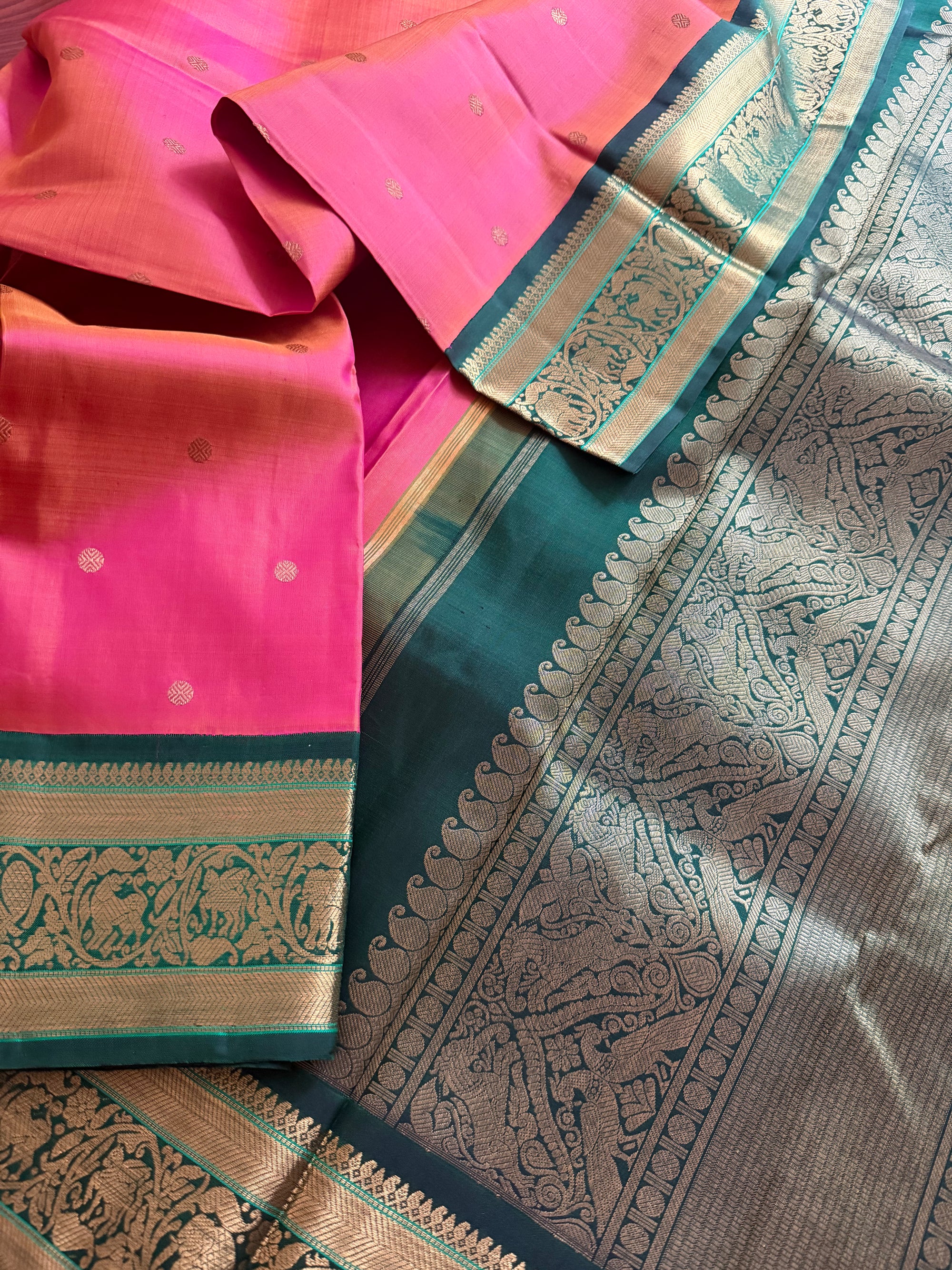 MYTHILI:   Korvai Kanjivaram Silk (Shot Rose Gold + Green)