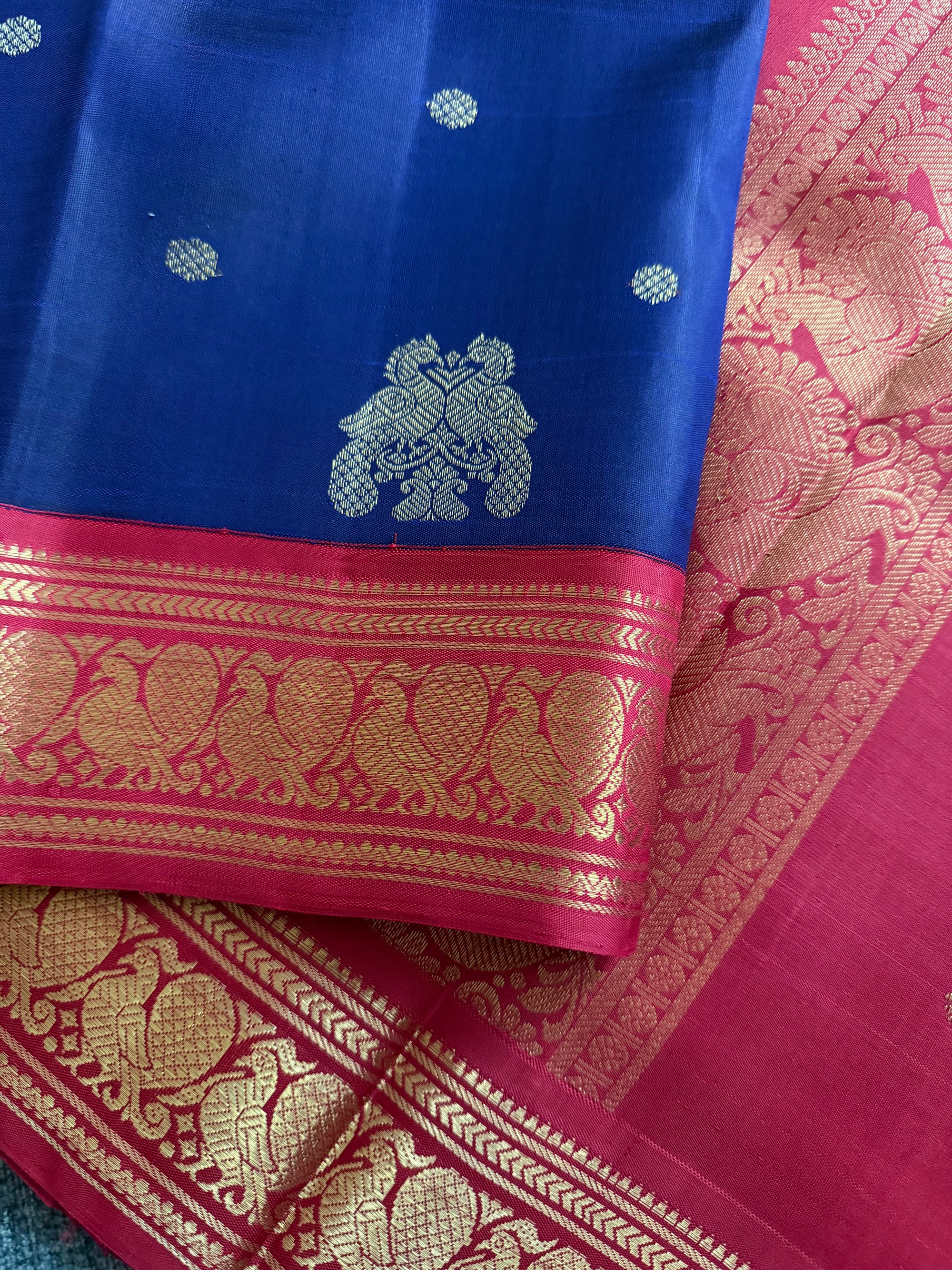 MYTHILI:   Korvai Kanjivaram Silk (Midnight Blue + Arakku)