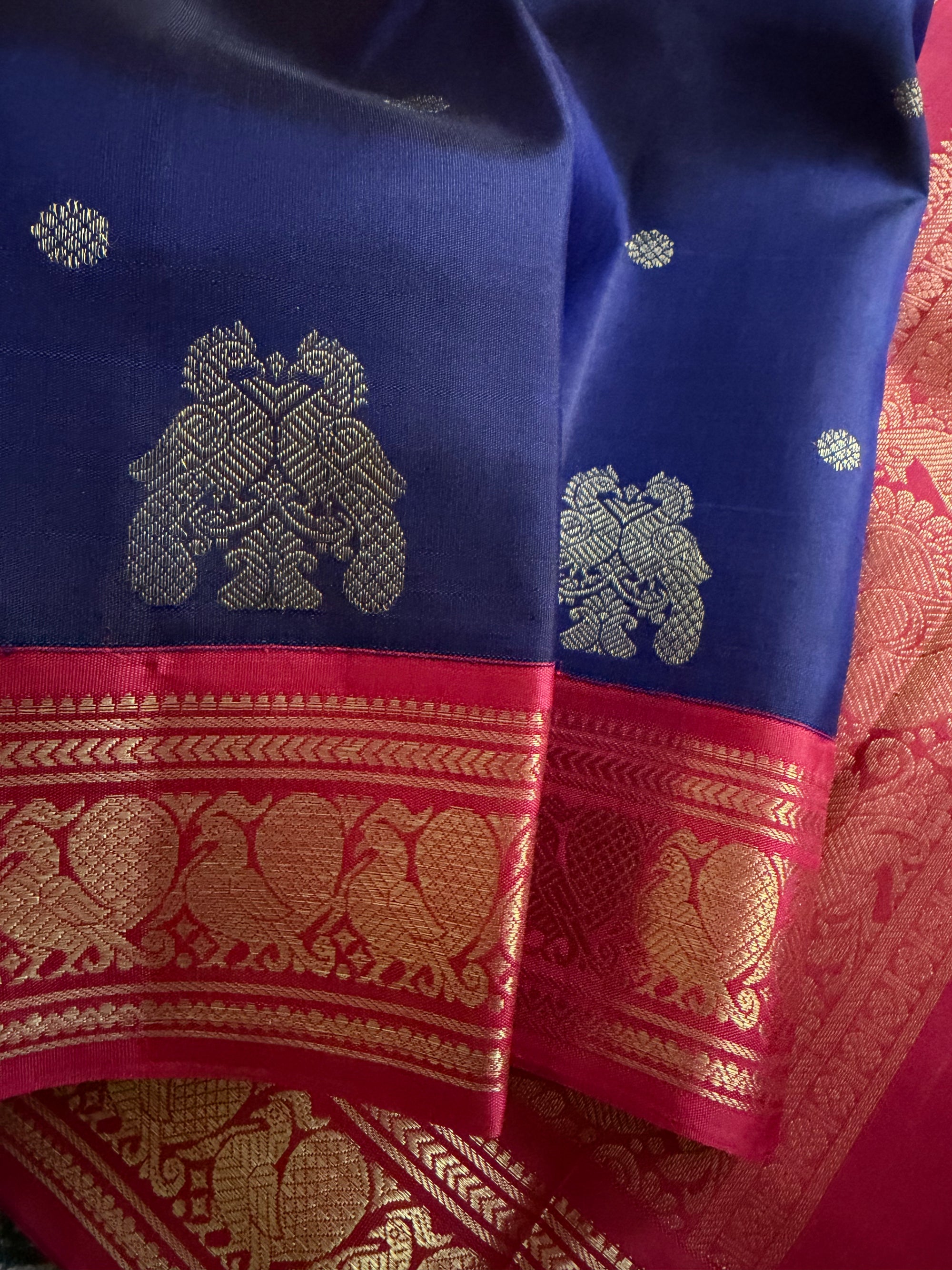MYTHILI:   Korvai Kanjivaram Silk (Midnight Blue + Arakku)