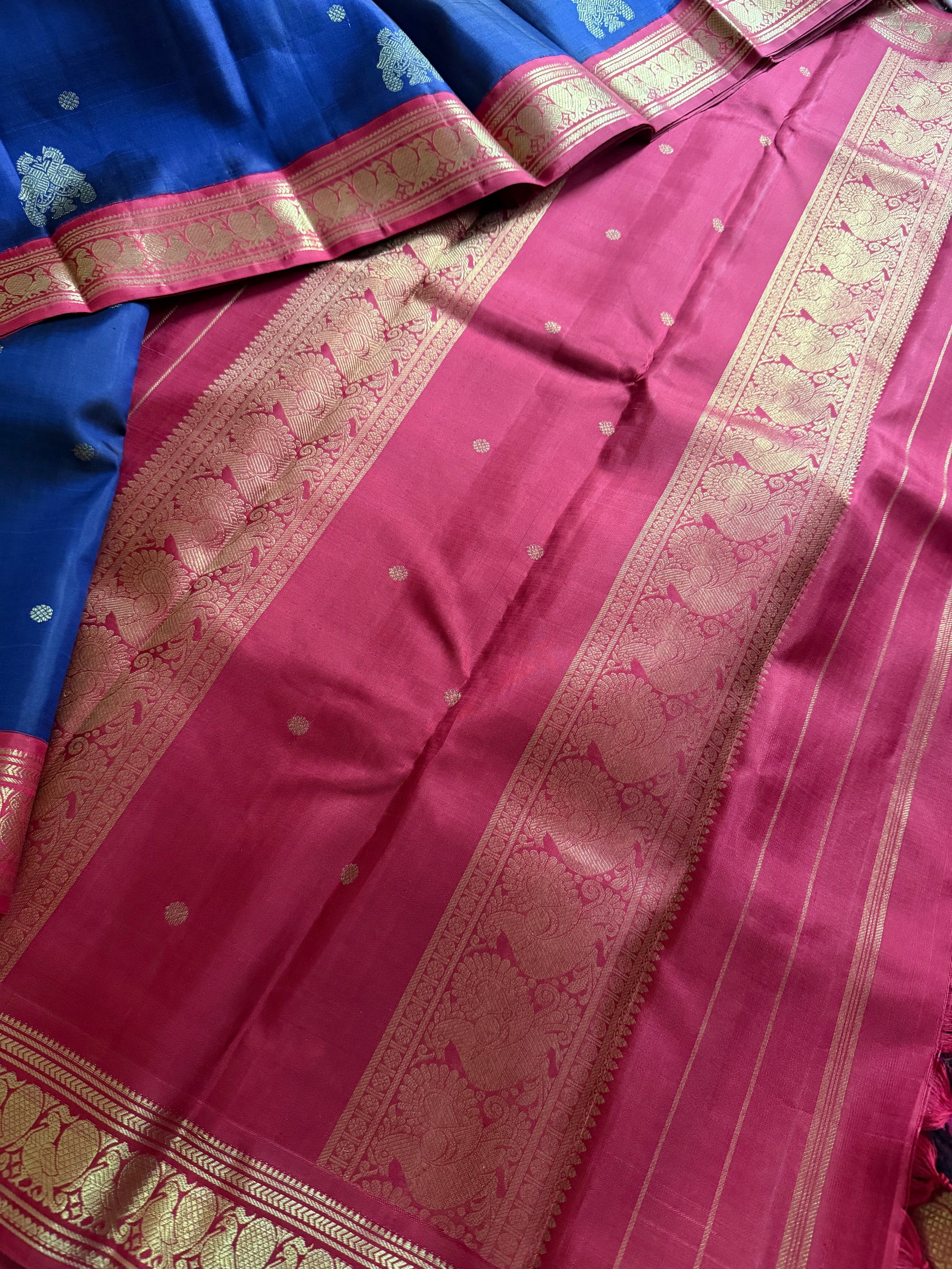 MYTHILI:   Korvai Kanjivaram Silk (Midnight Blue + Arakku)