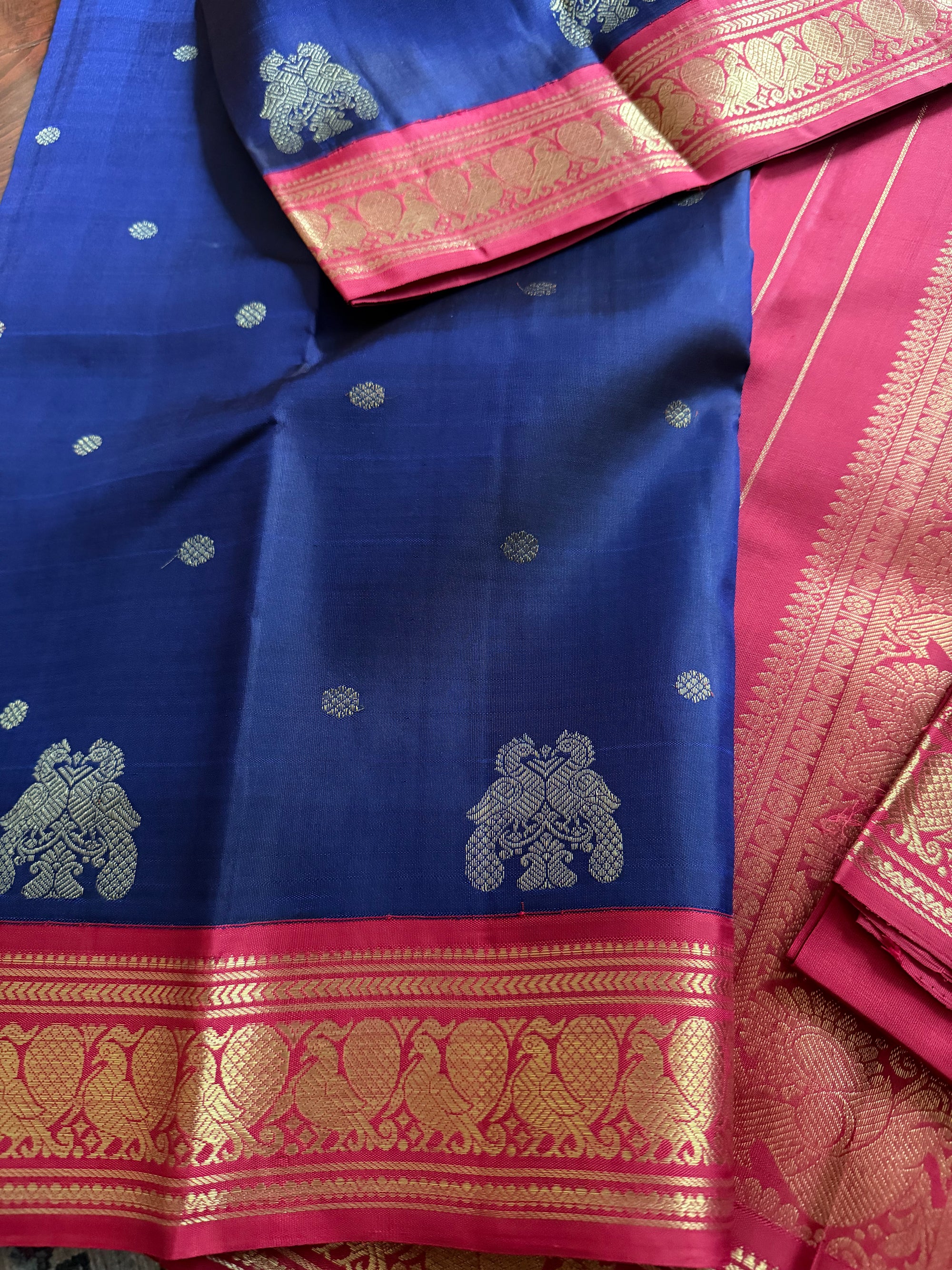 MYTHILI:   Korvai Kanjivaram Silk (Midnight Blue + Arakku)