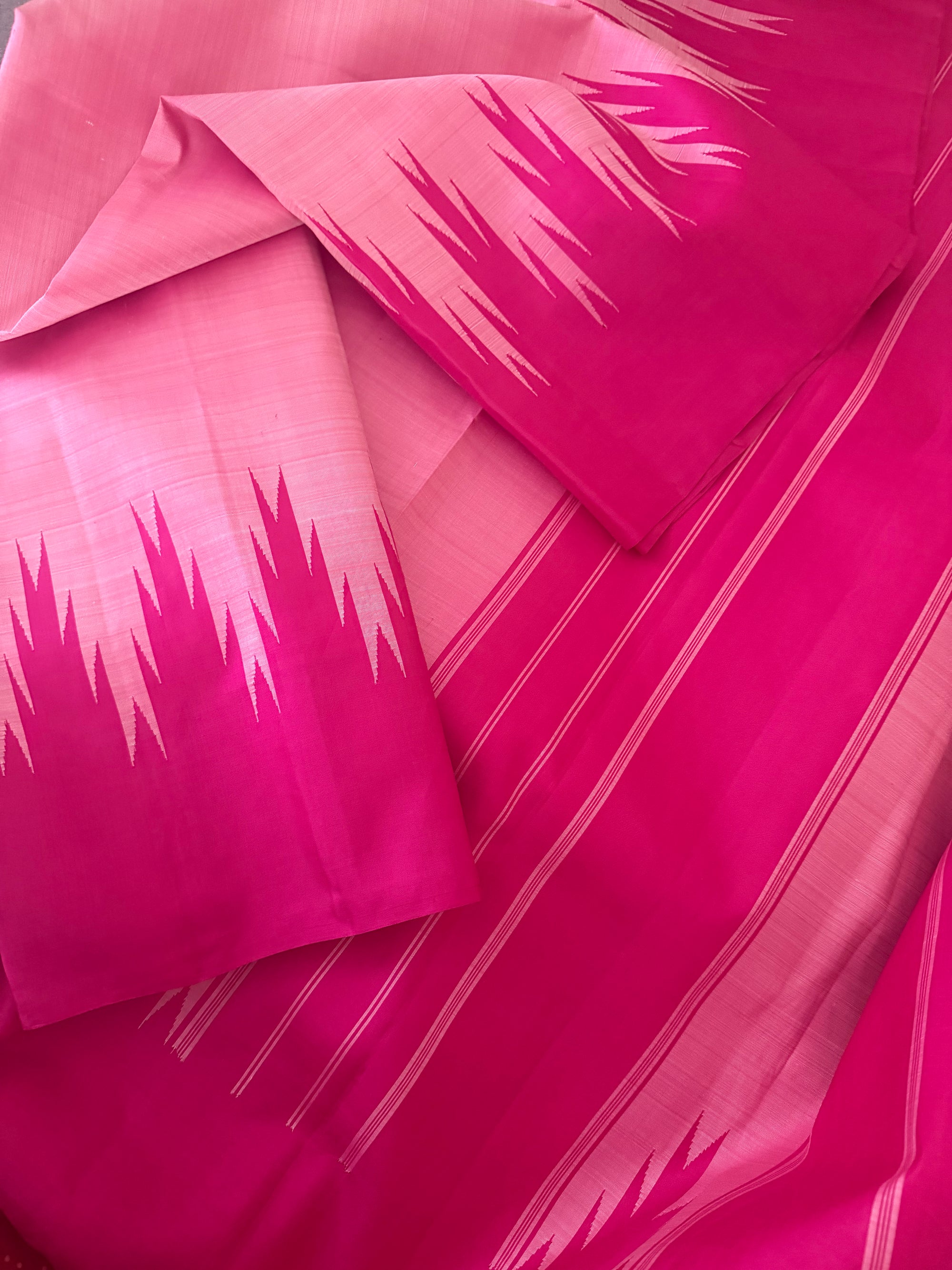 No Zari  Kanjivaram Silk : Thalampoo Temple borders (Onion Pink on Pink)