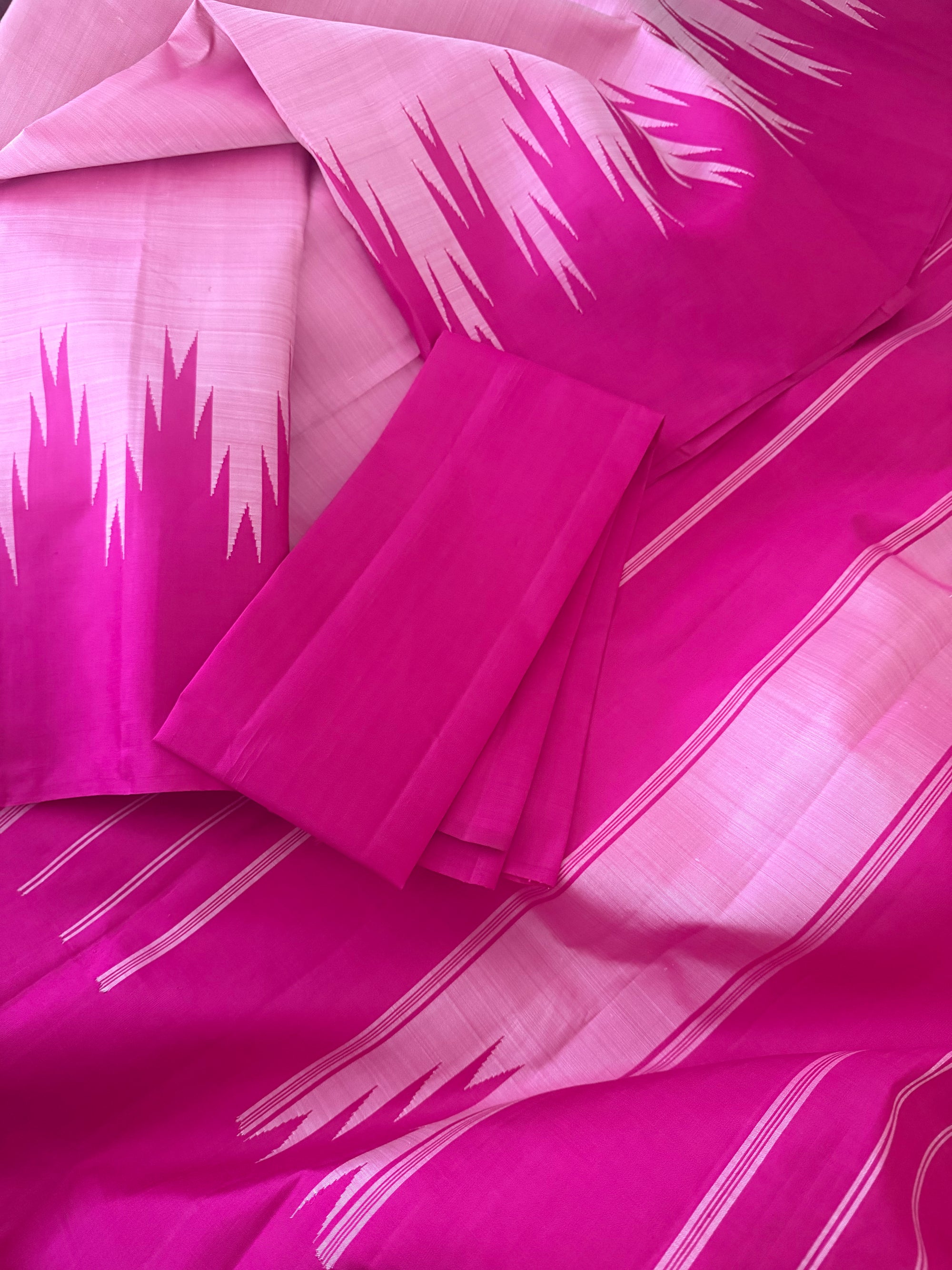 No Zari  Kanjivaram Silk : Thalampoo Temple borders (Onion Pink on Pink)