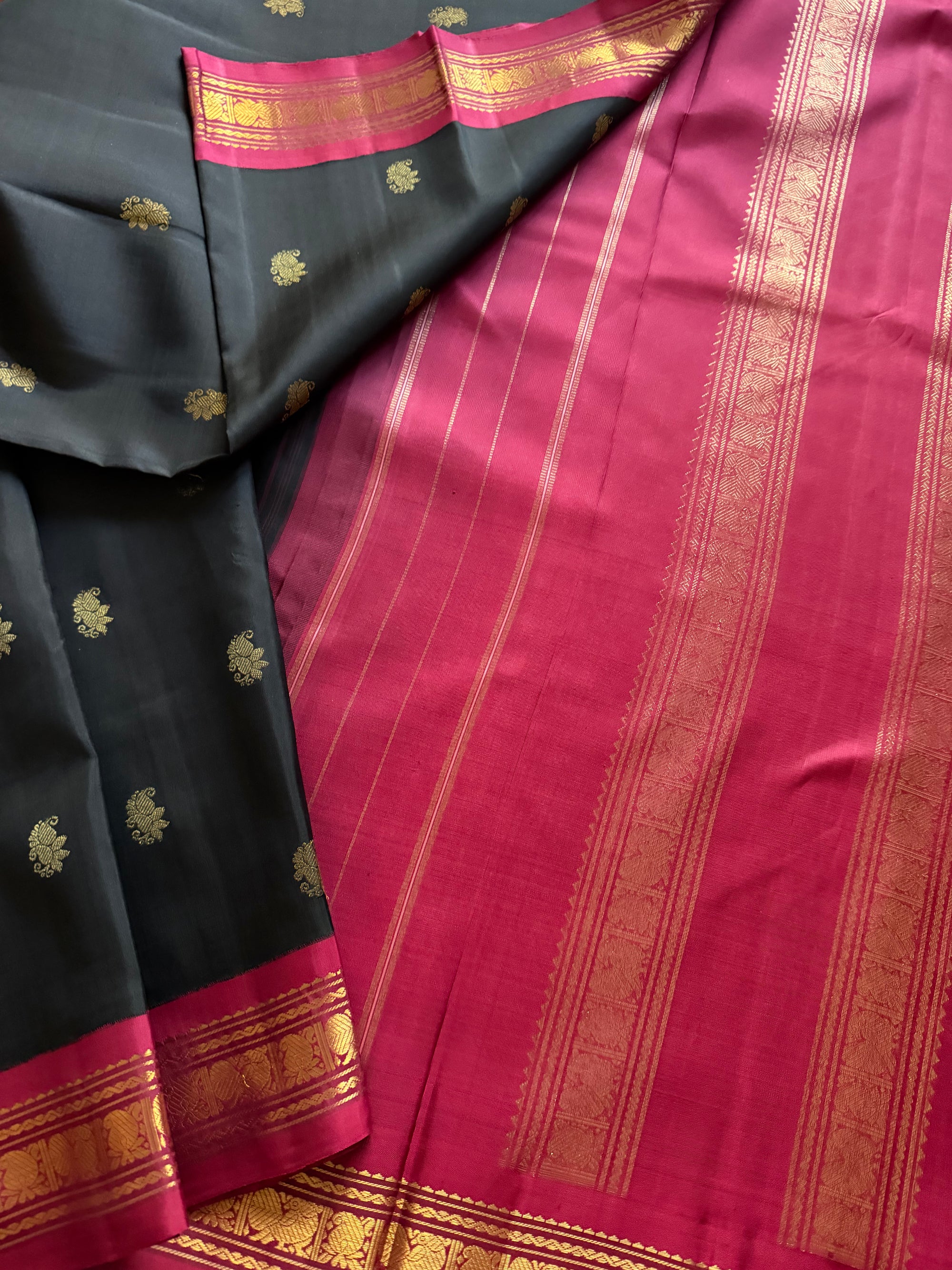 MYTHILI:  Black + Arakku