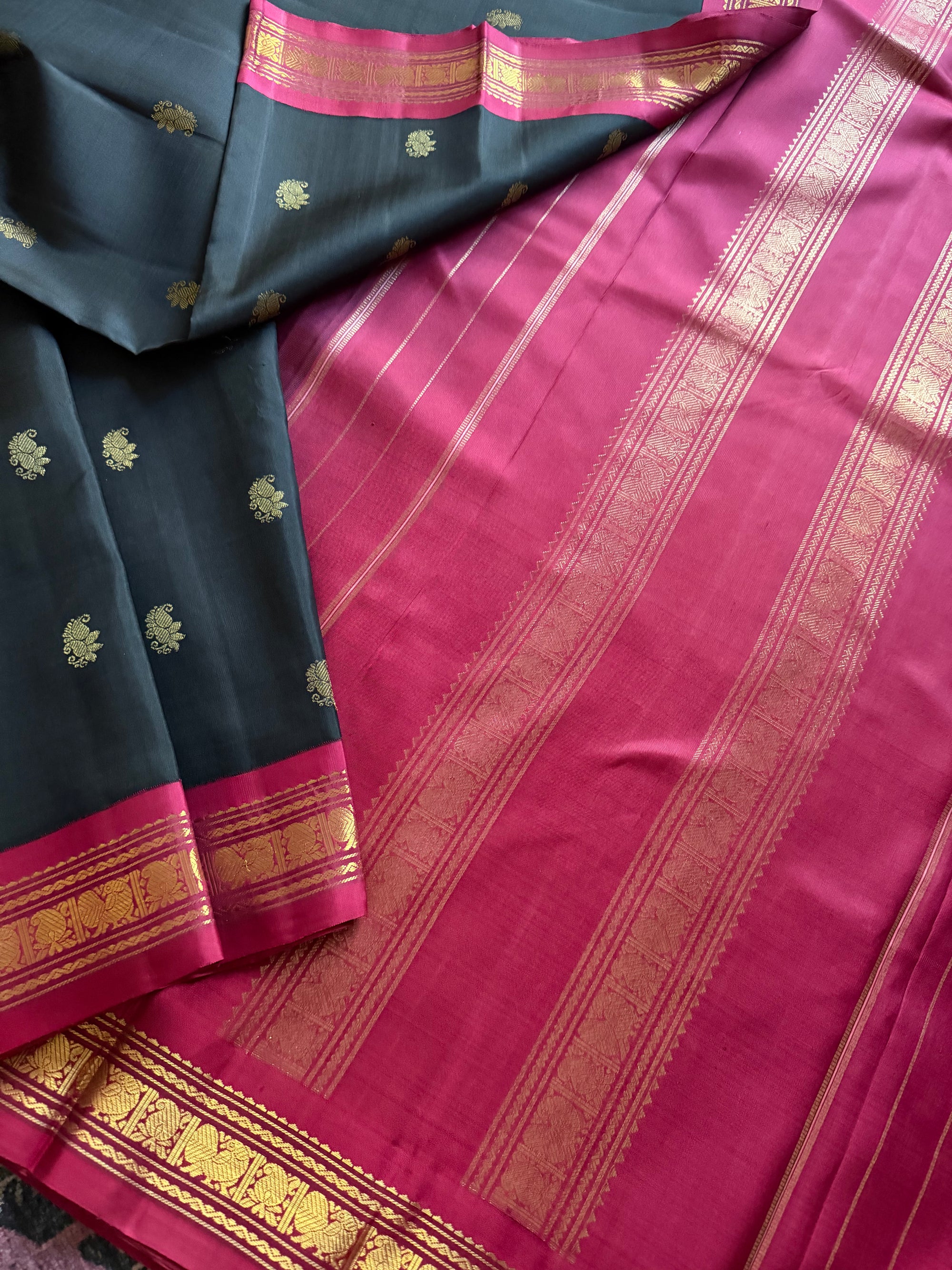 MYTHILI:  Black + Arakku
