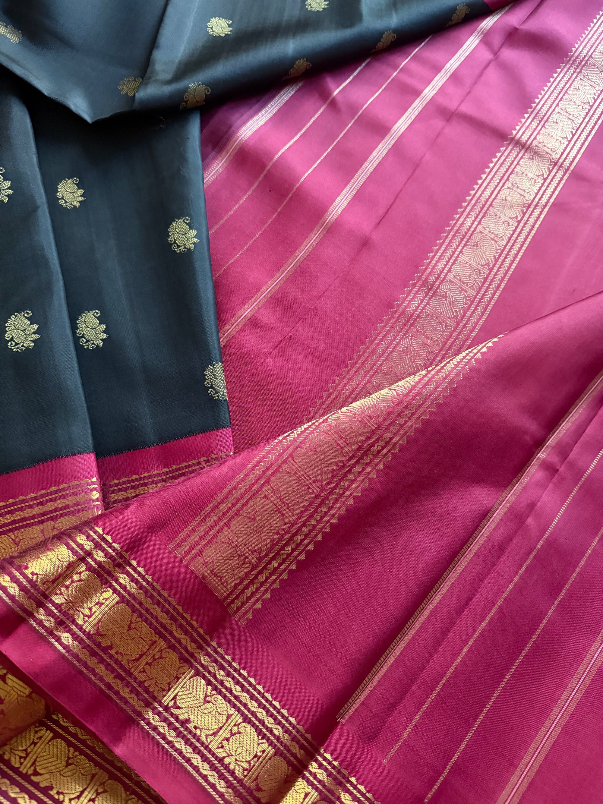 MYTHILI:  Black + Arakku