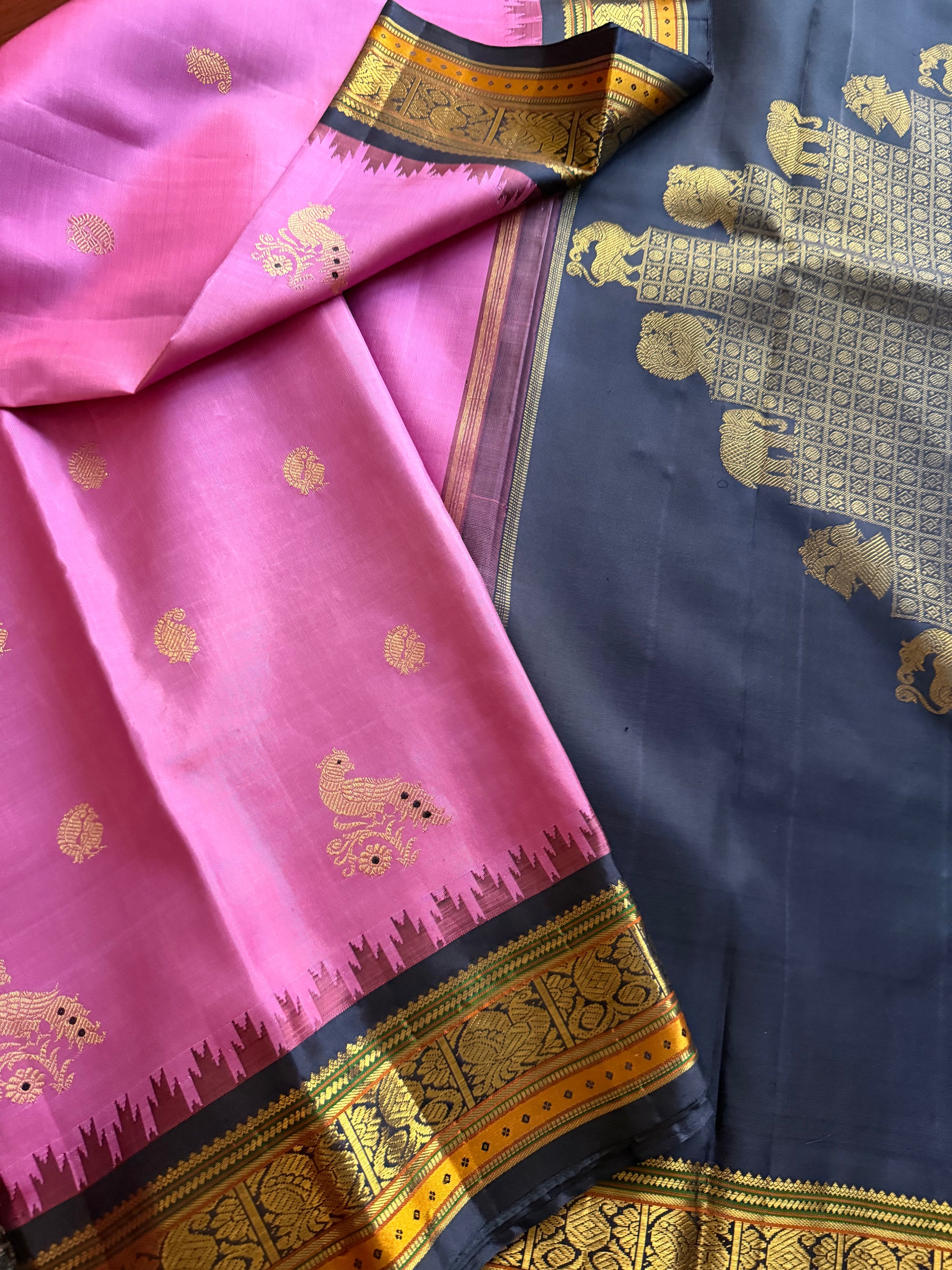 MYTHILI: Mauve Lilac + Navy Blue