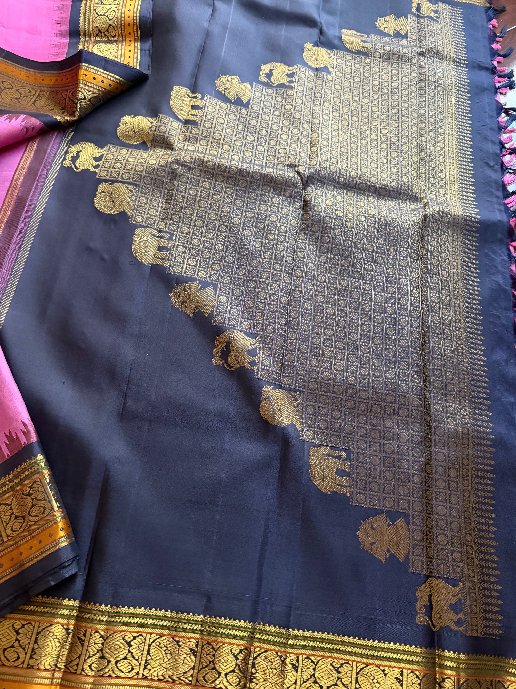 MYTHILI: Mauve Lilac + Navy Blue